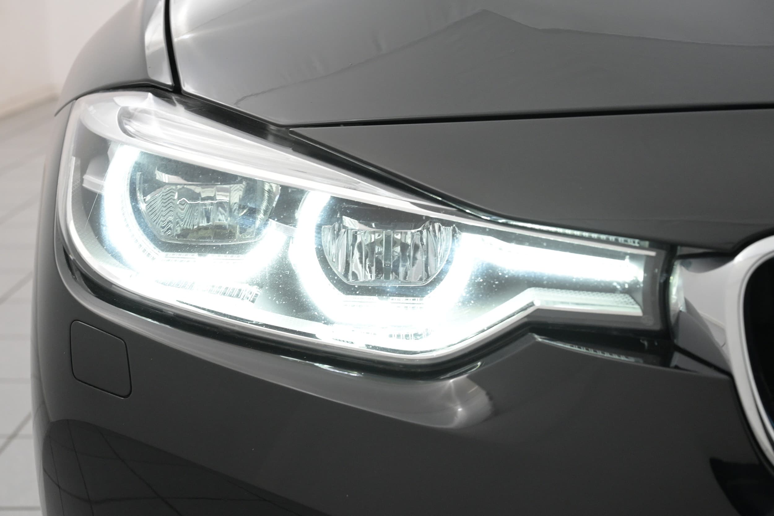 BMW 330e