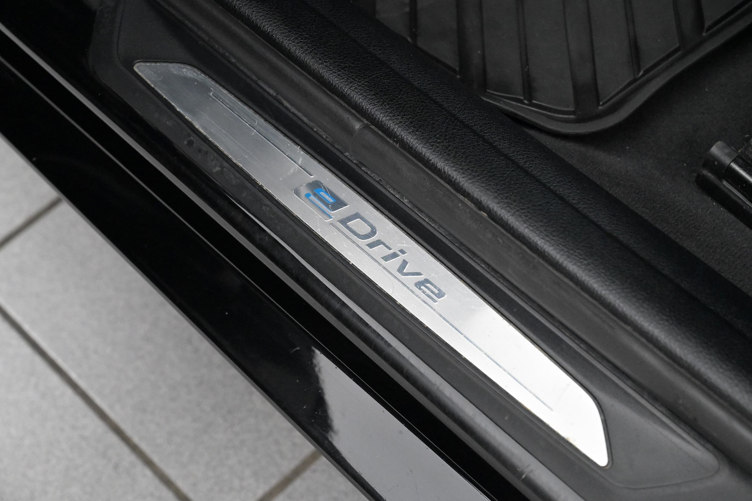 BMW 330e