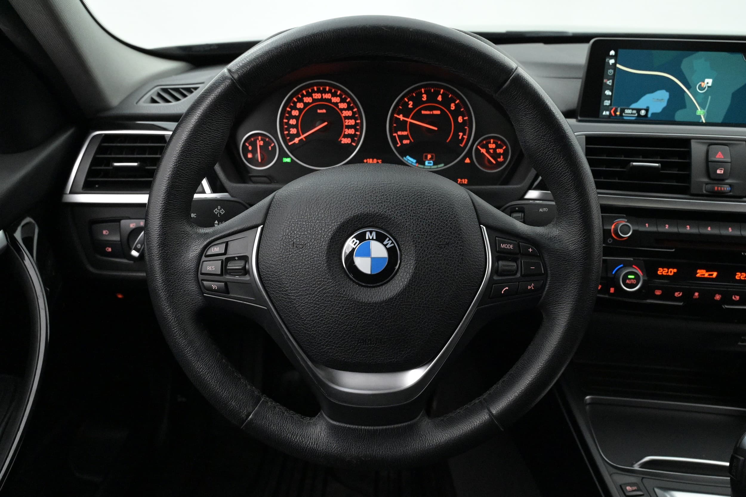 BMW 330e