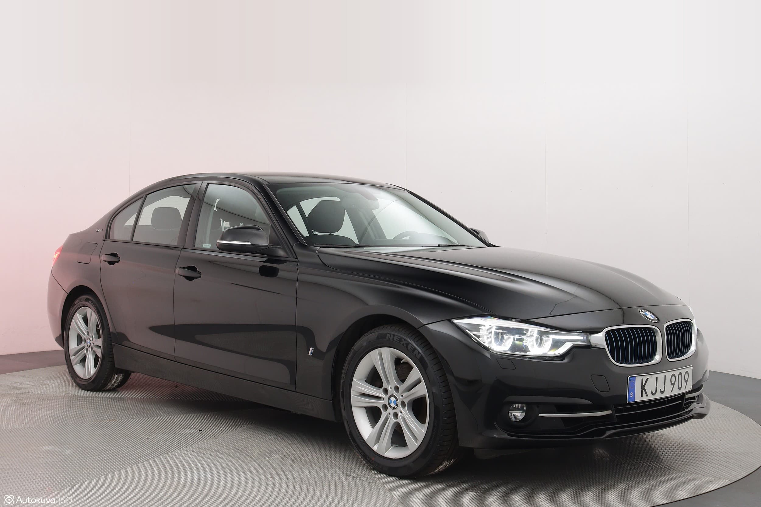 BMW 330e