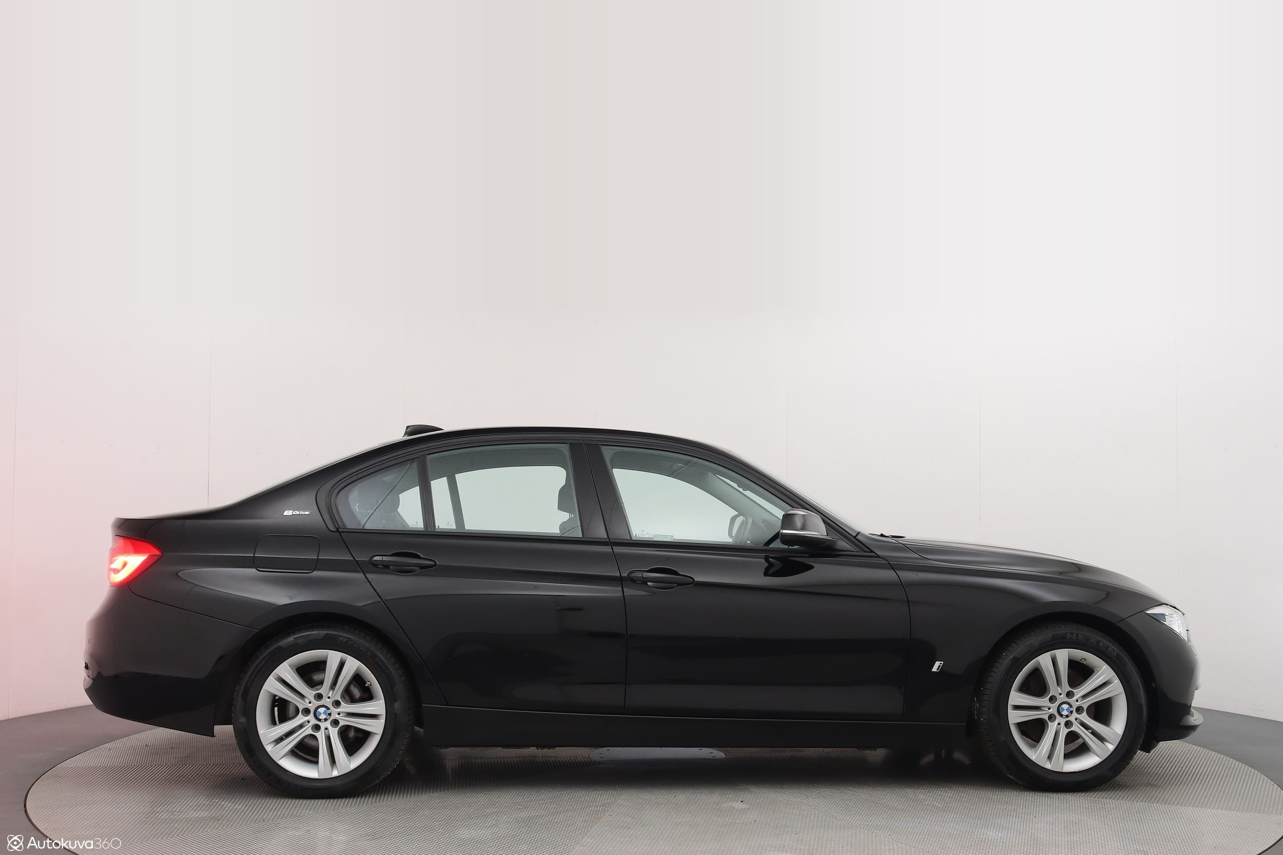 BMW 330e