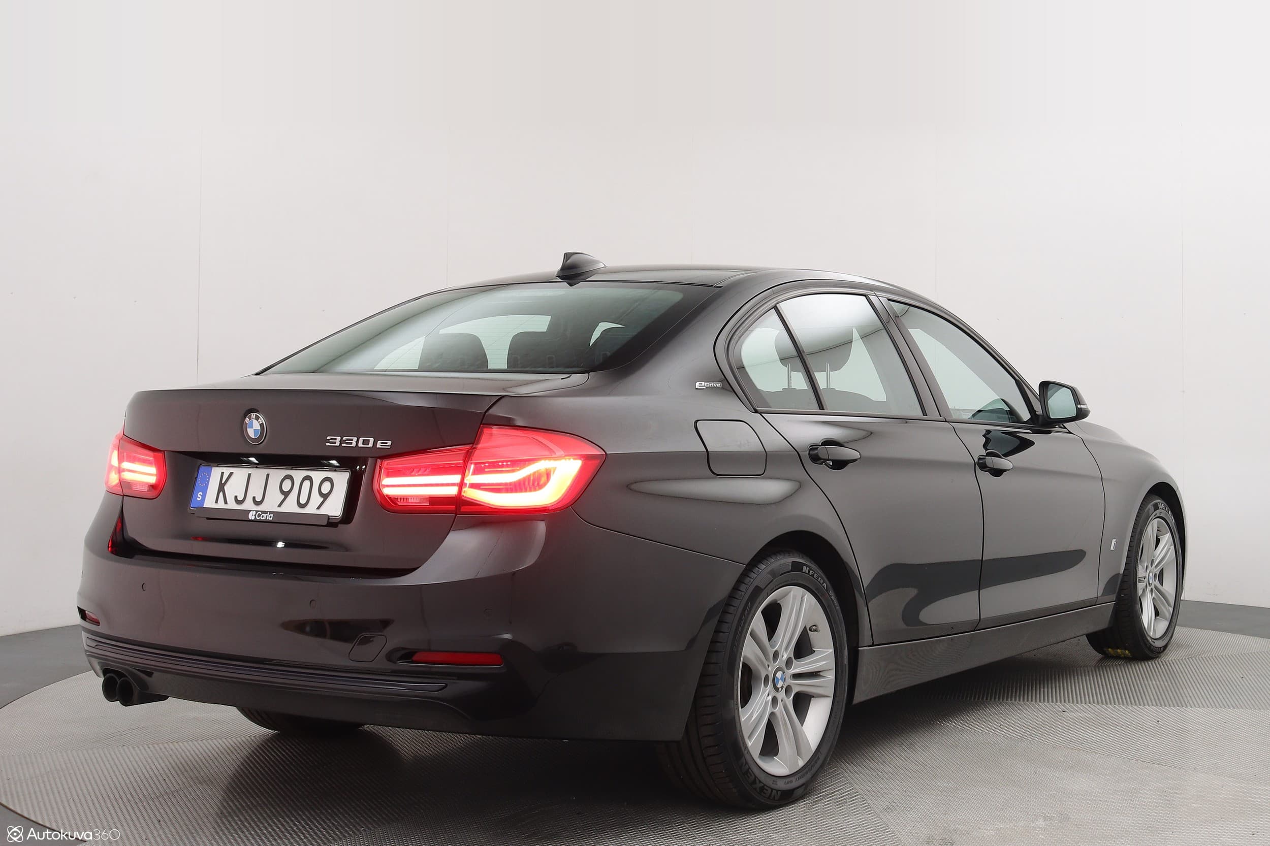 BMW 330e