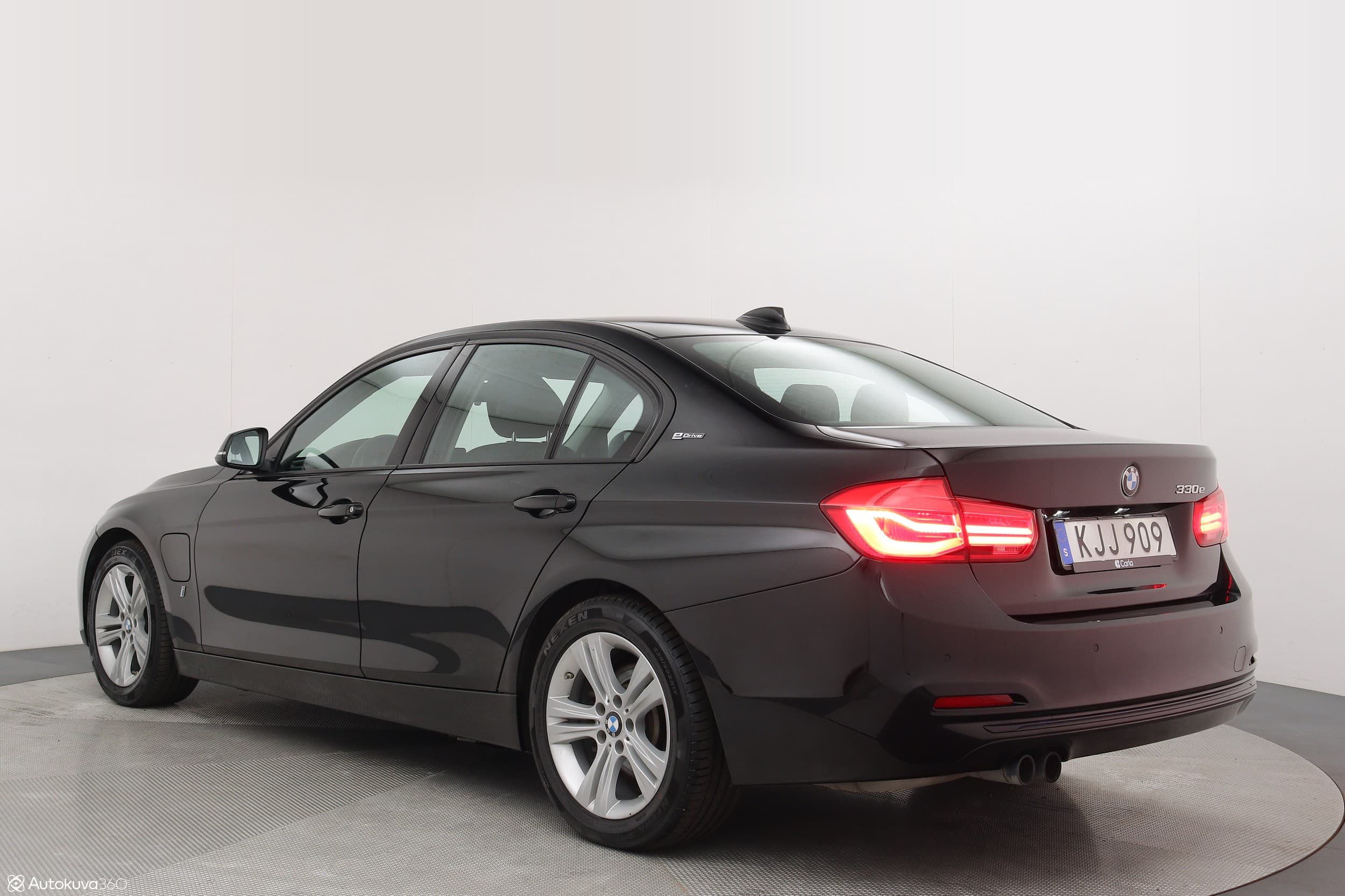 BMW 330e