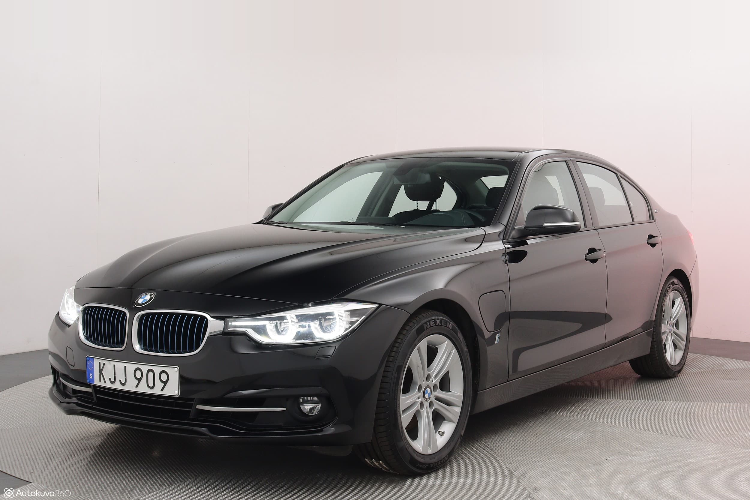 BMW 330e