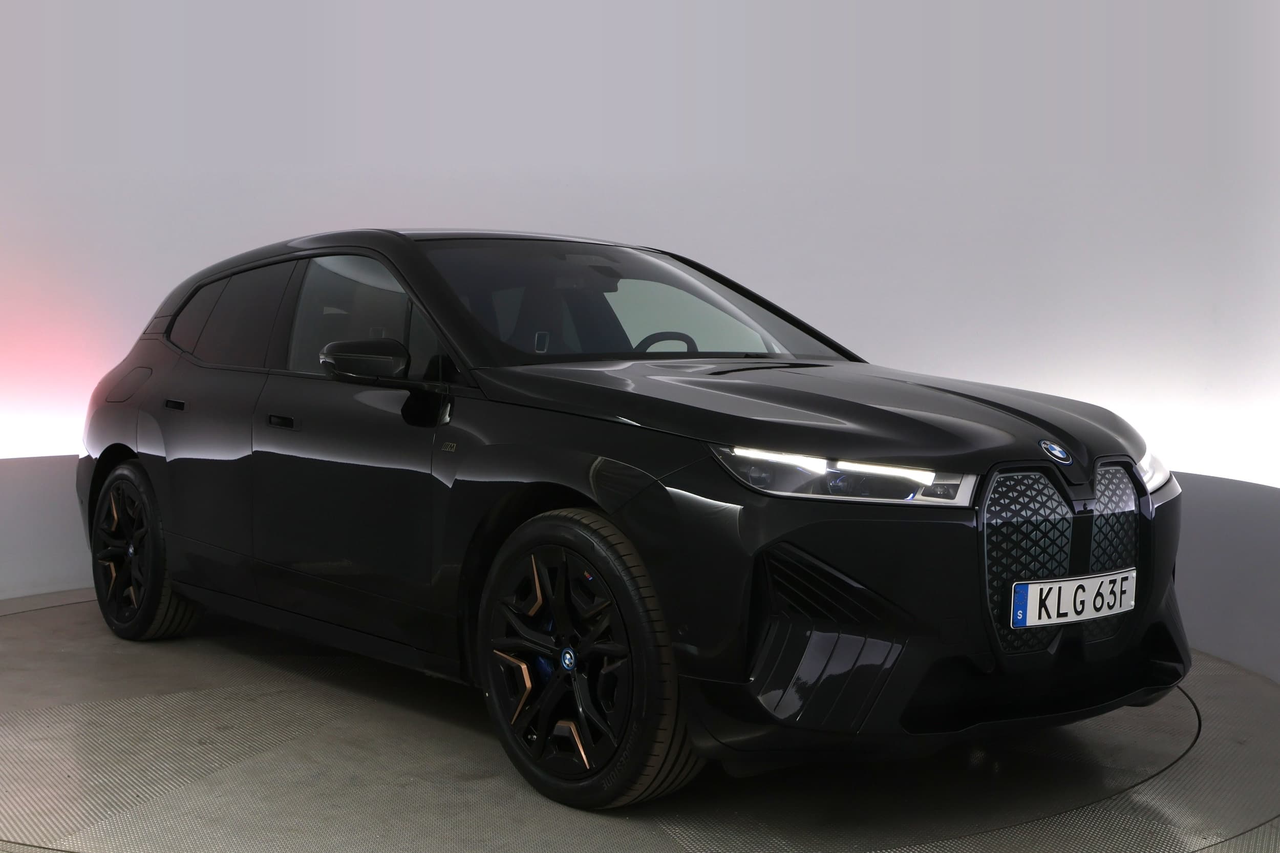 BMW iX