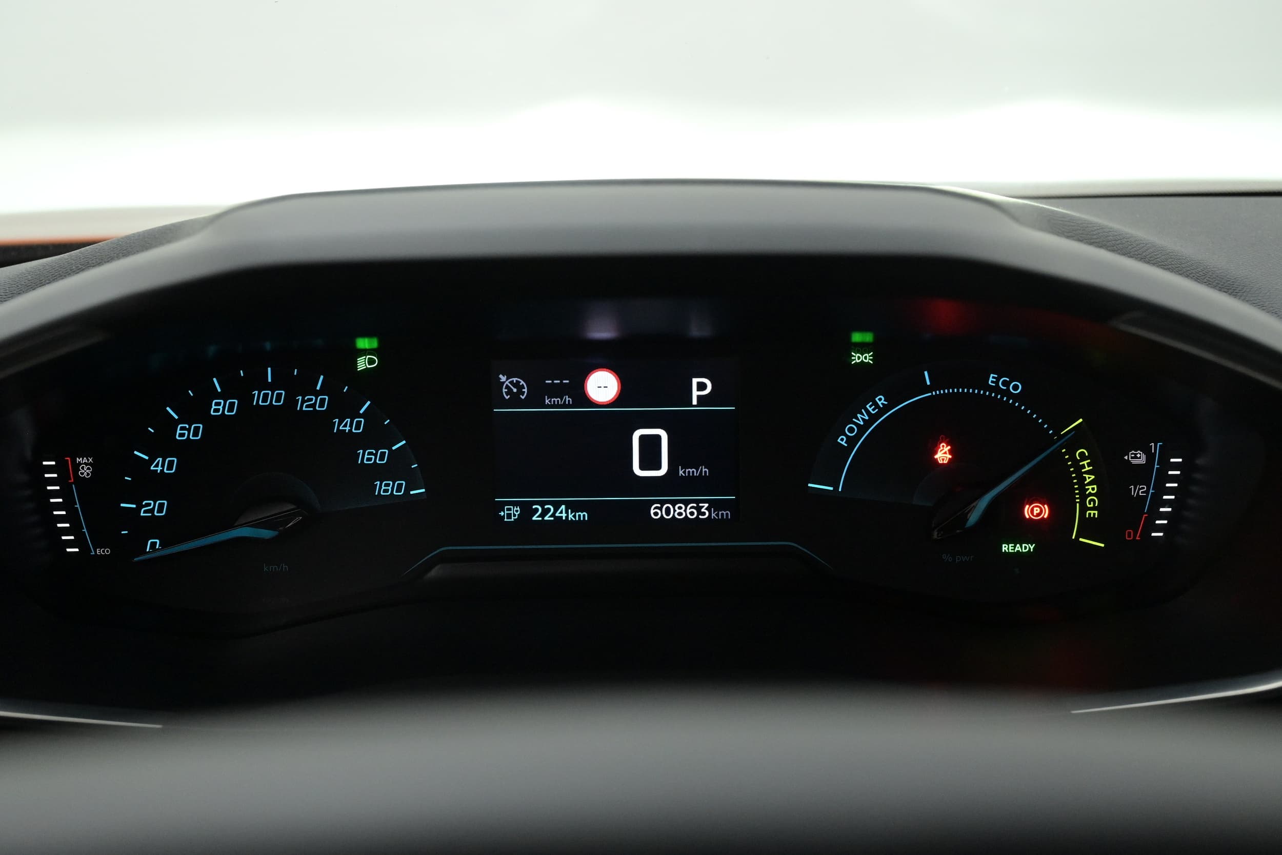 Peugeot e-2008