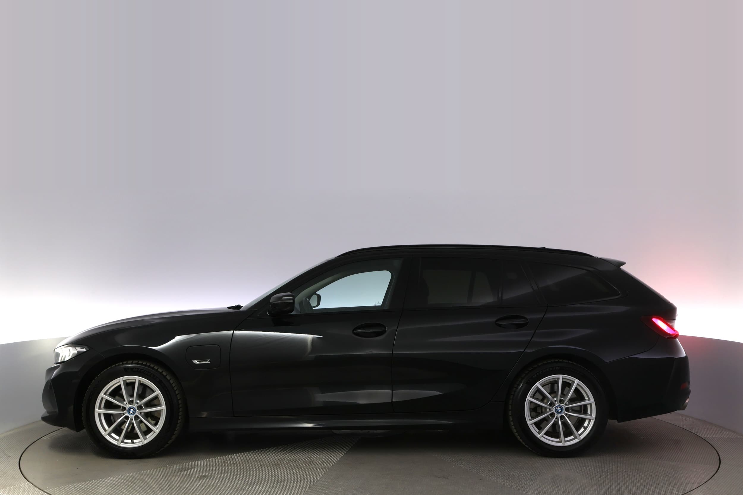 BMW 330e