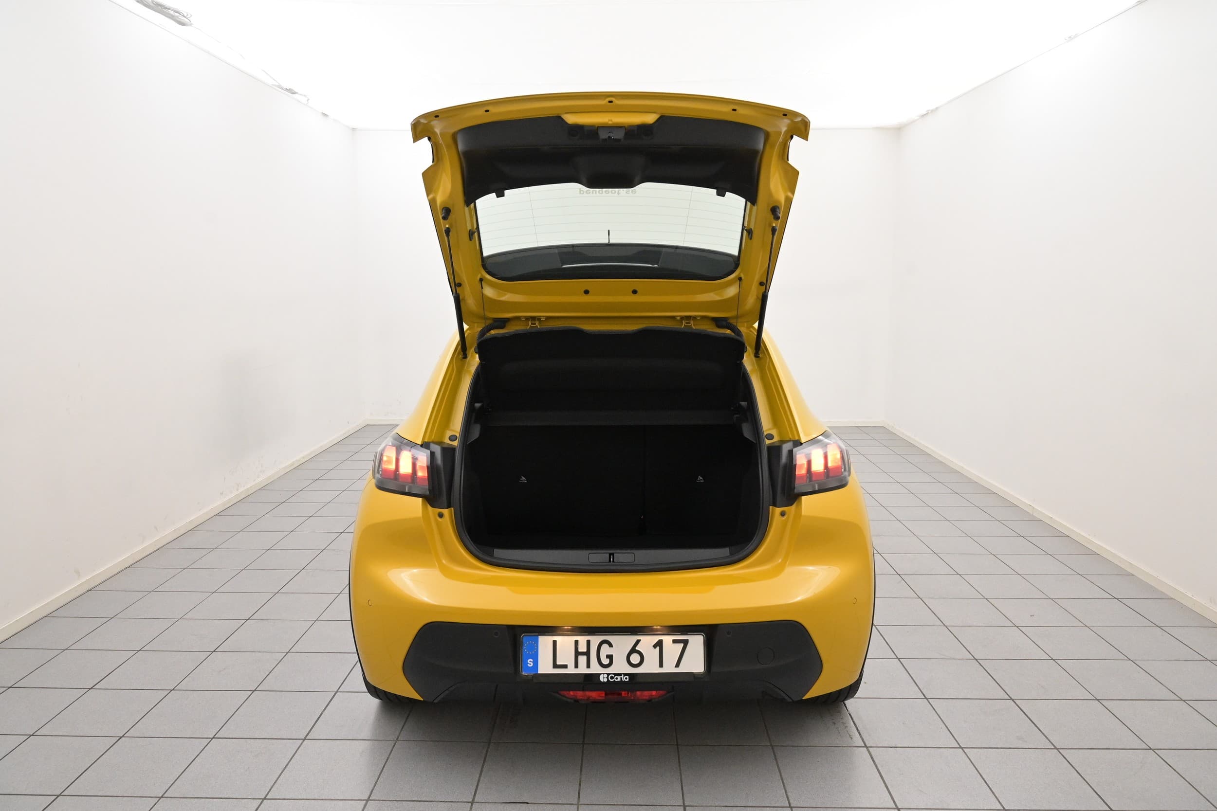 Peugeot e-208