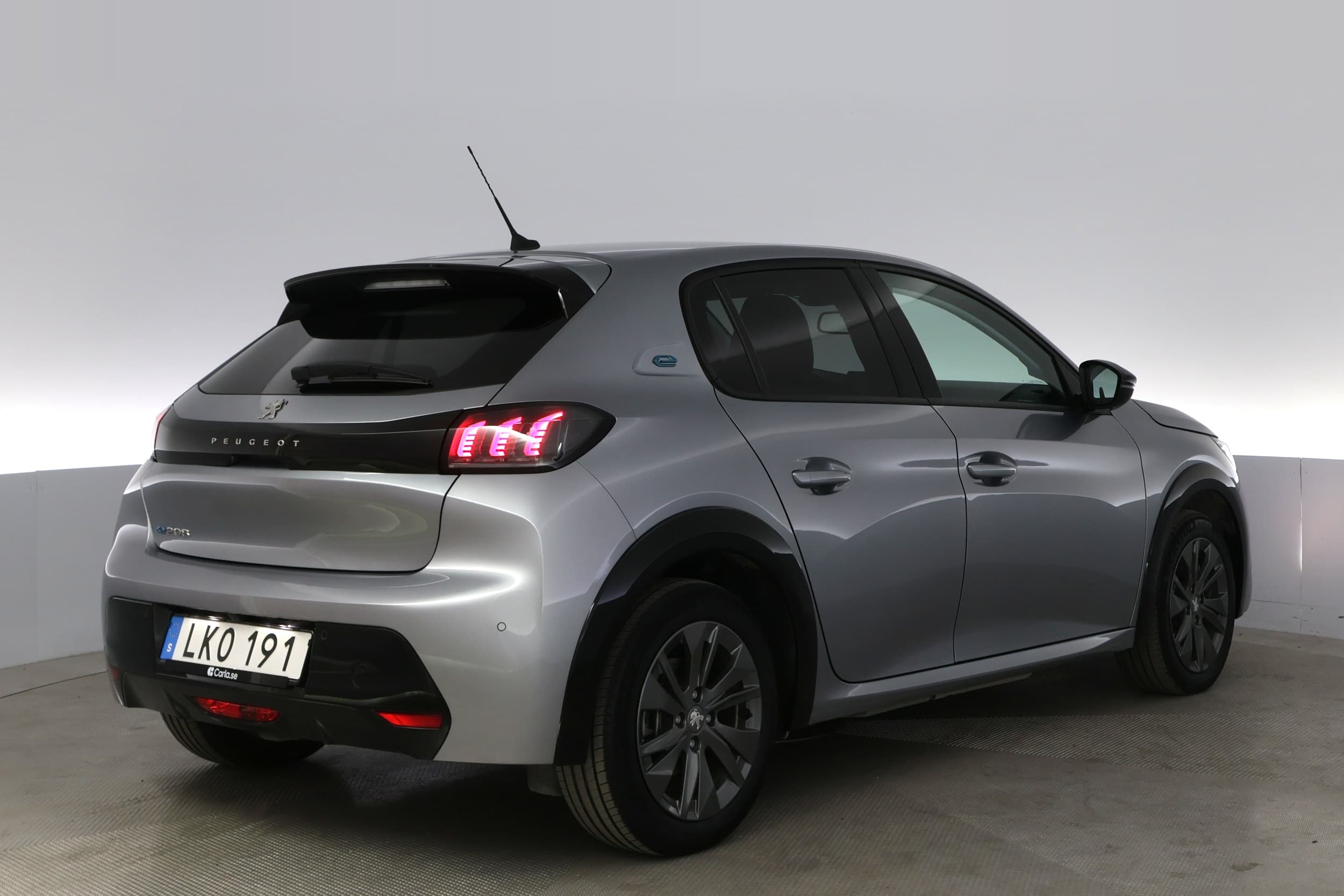 Peugeot e-208