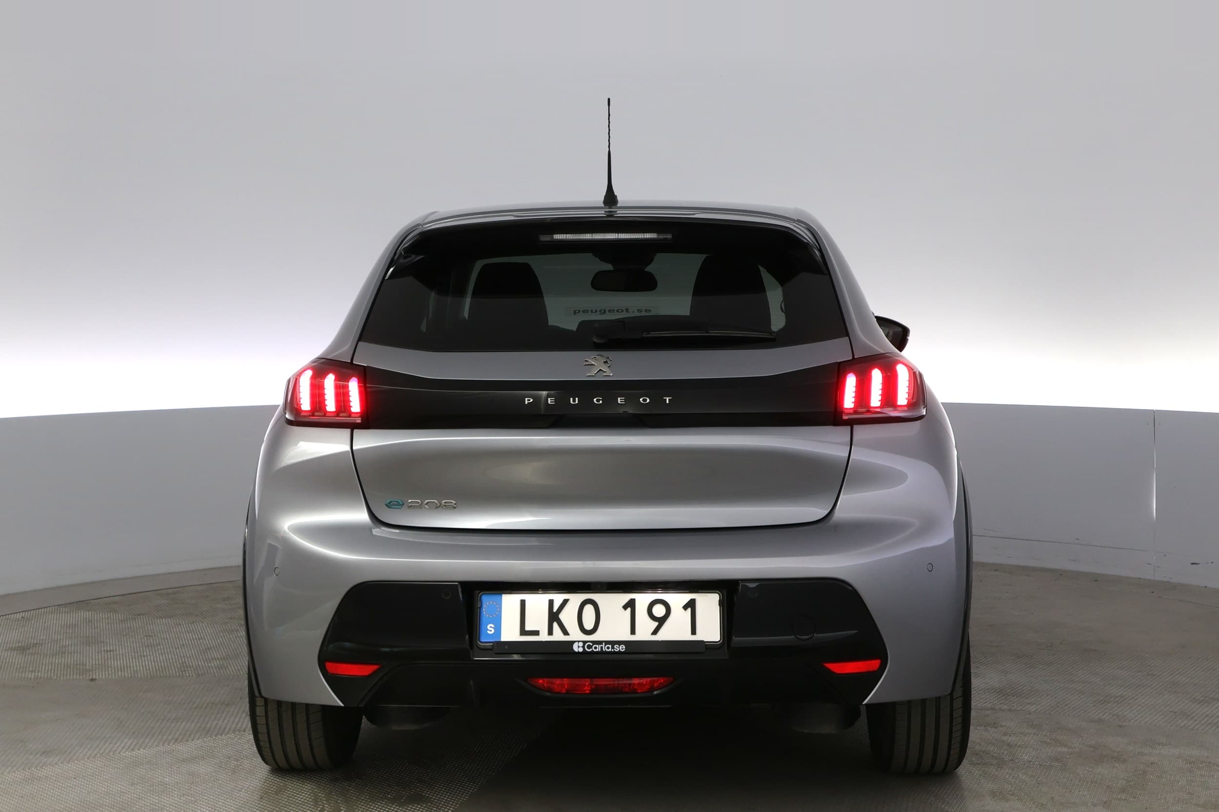 Peugeot e-208
