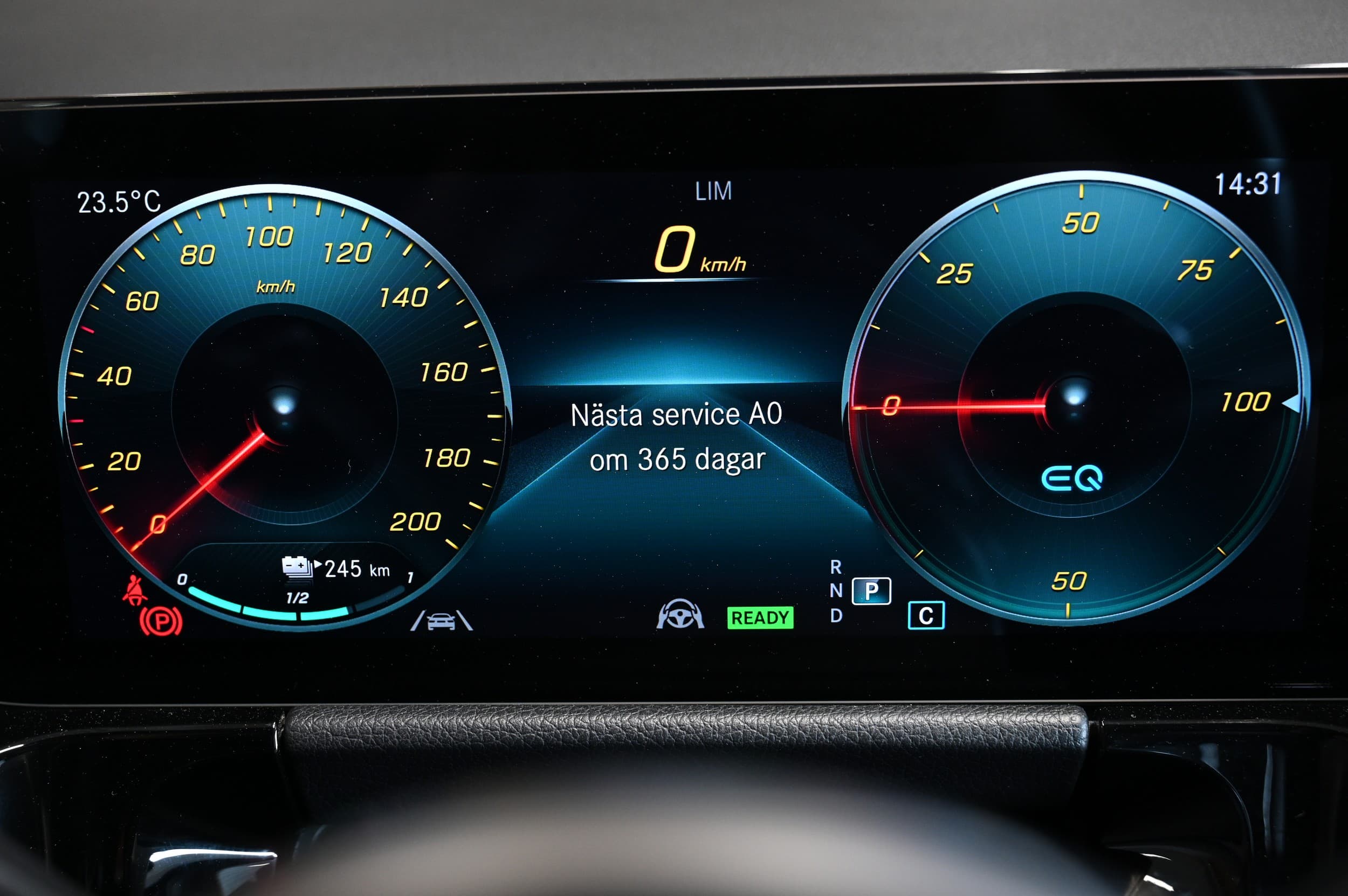 Mercedes-Benz EQA