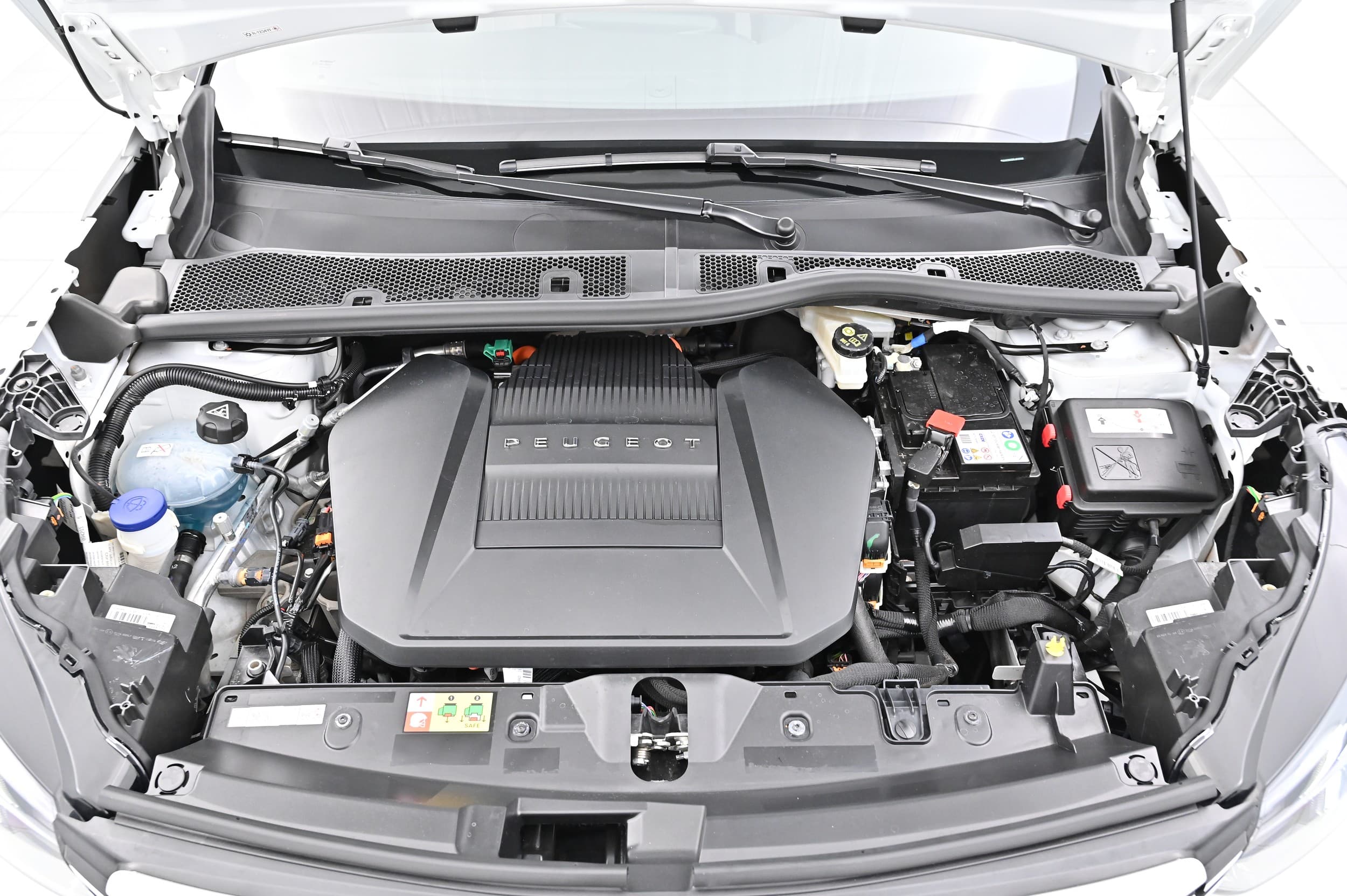 Peugeot e-2008