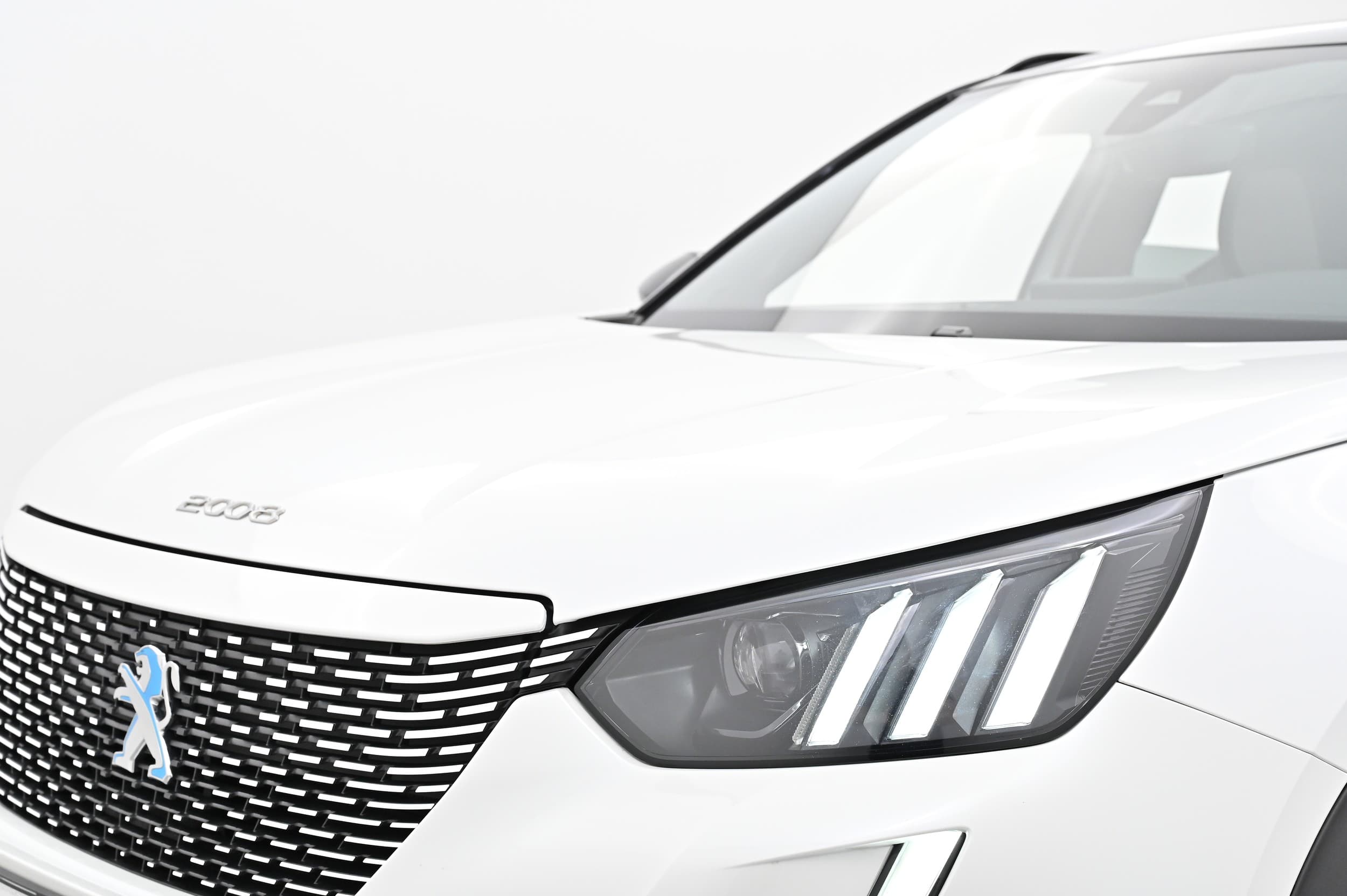 Peugeot e-2008
