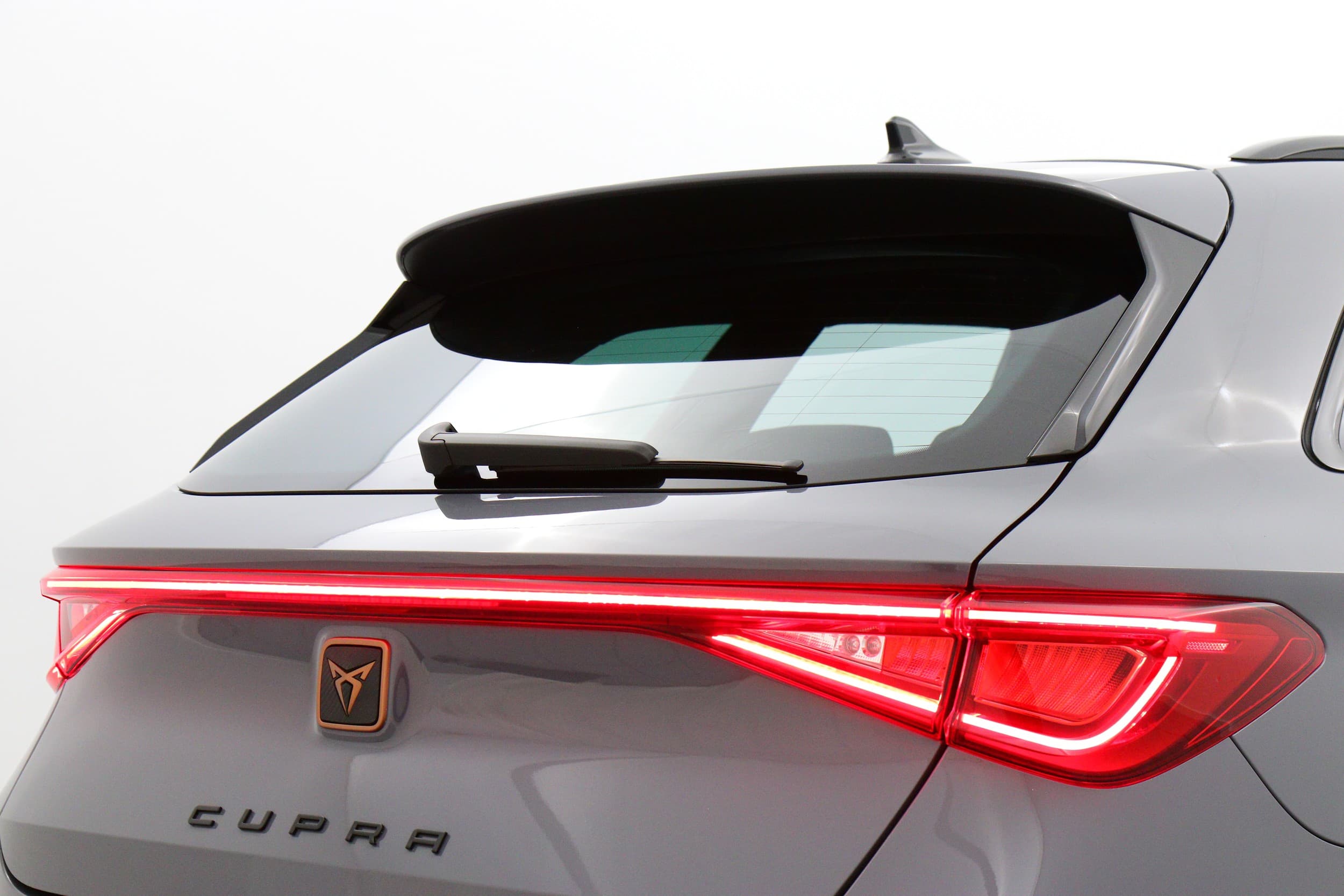 Cupra León