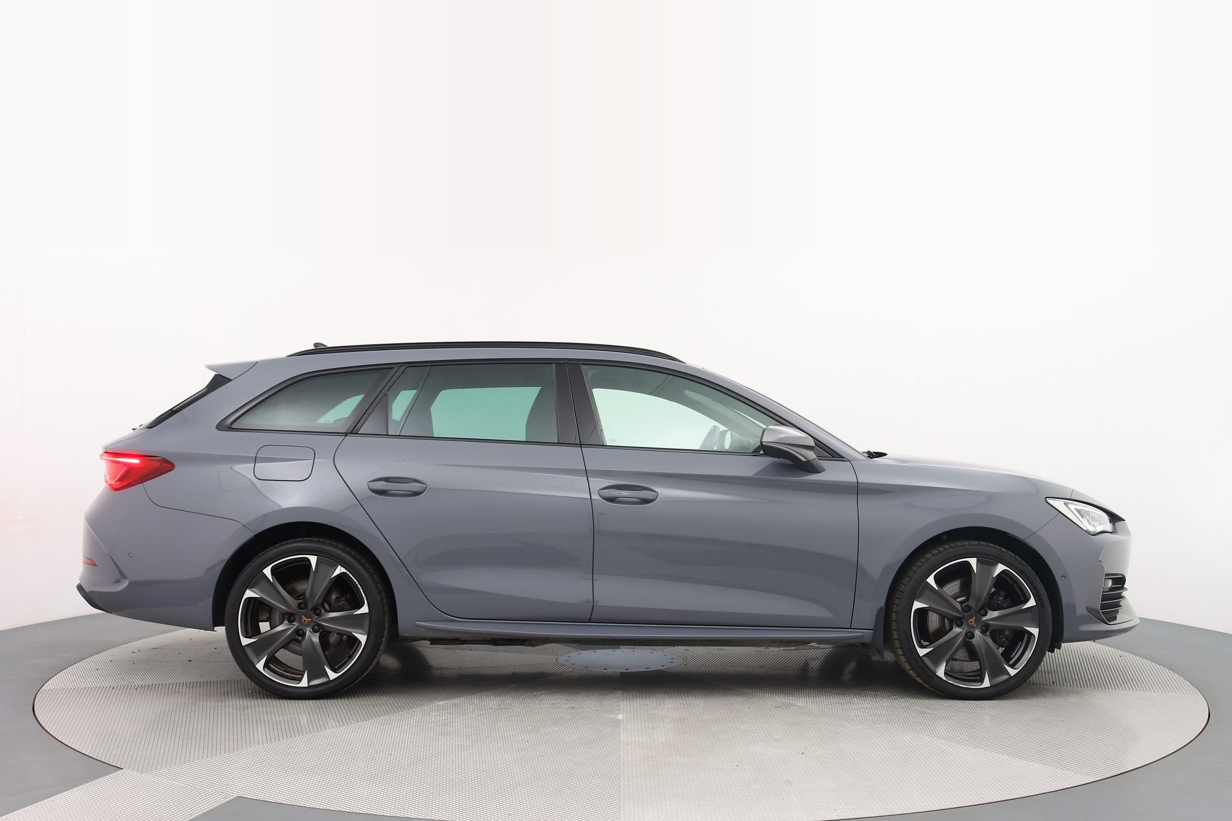 Cupra León