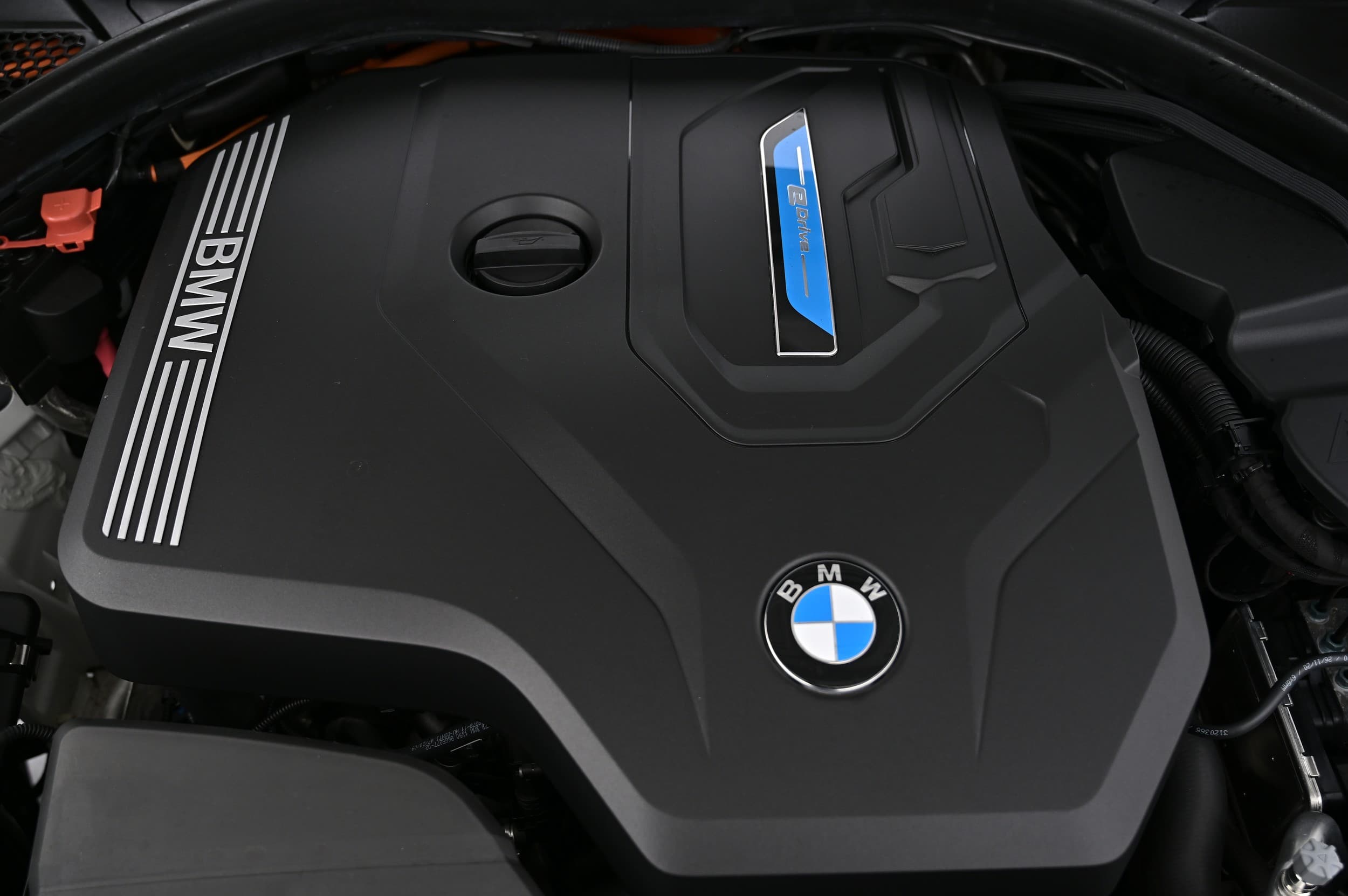 BMW 330e