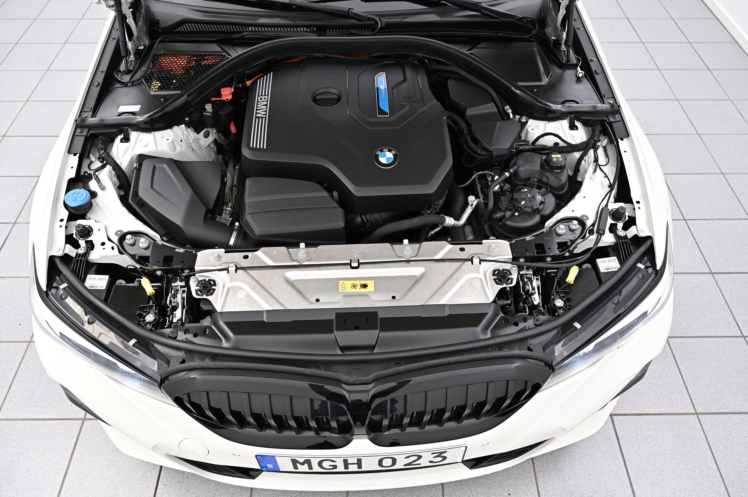 BMW 330e