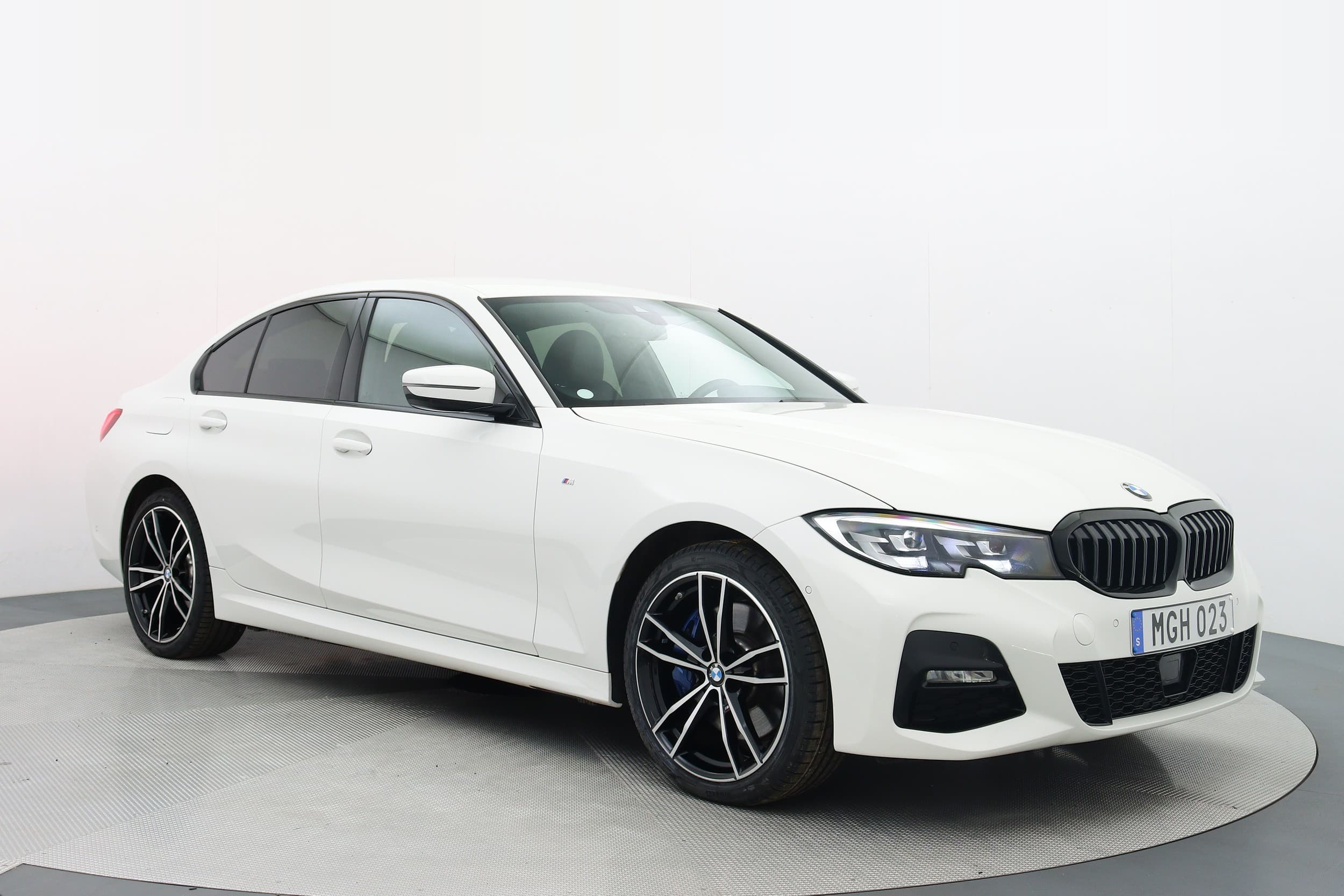 BMW 330e