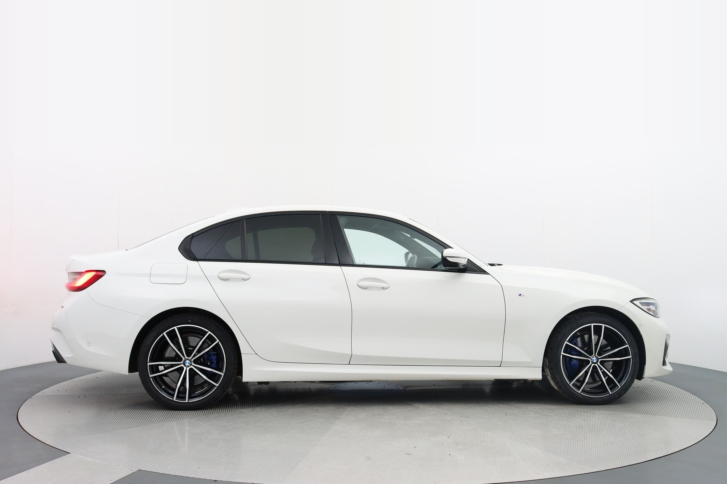 BMW 330e