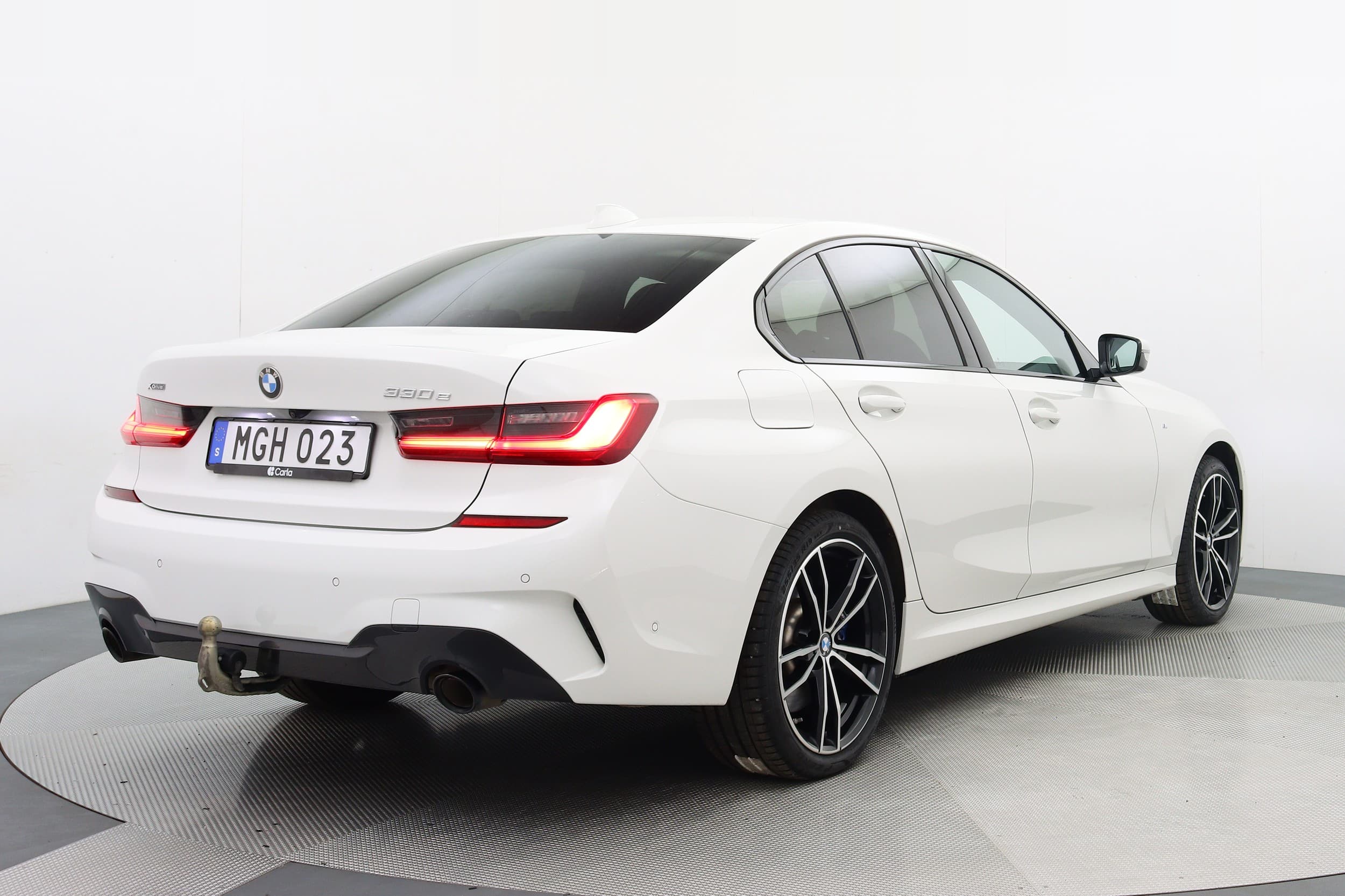 BMW 330e