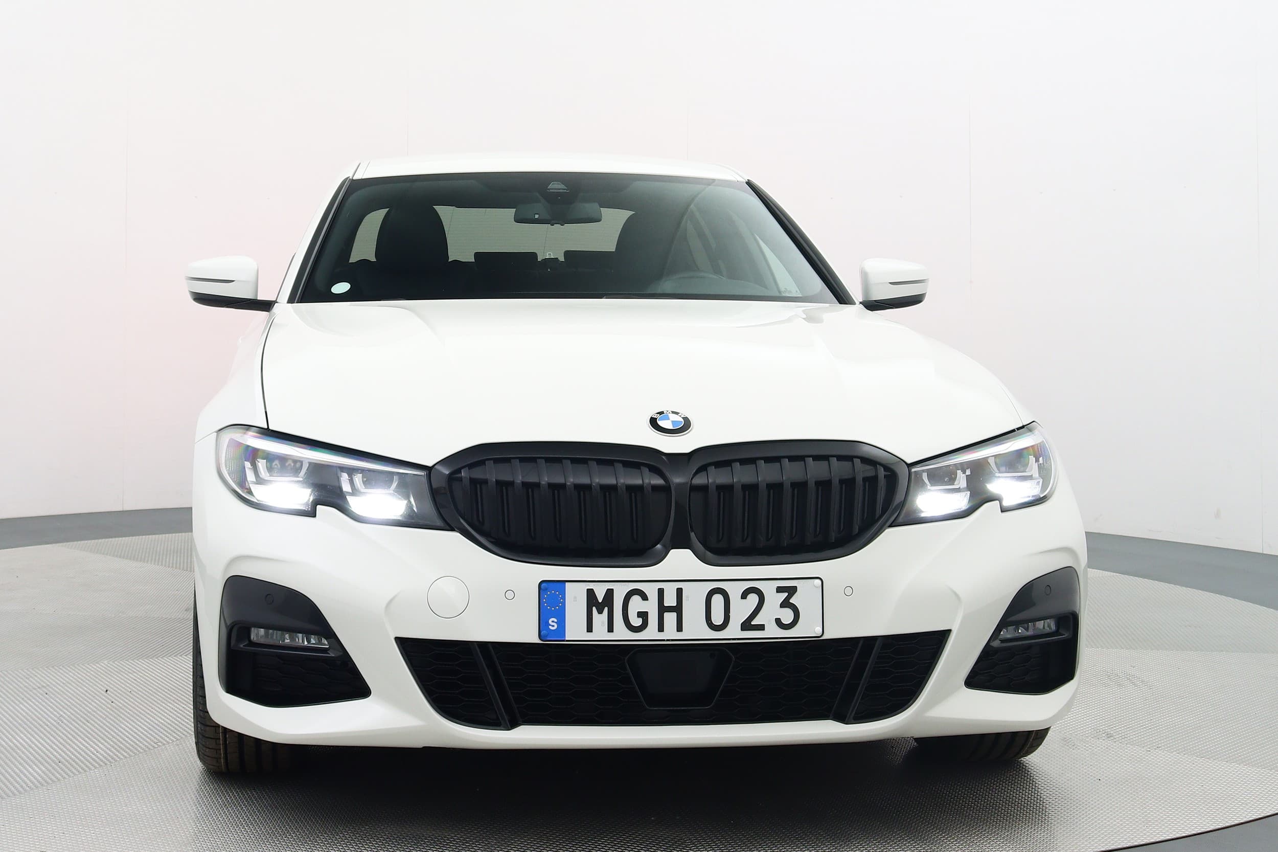 BMW 330e