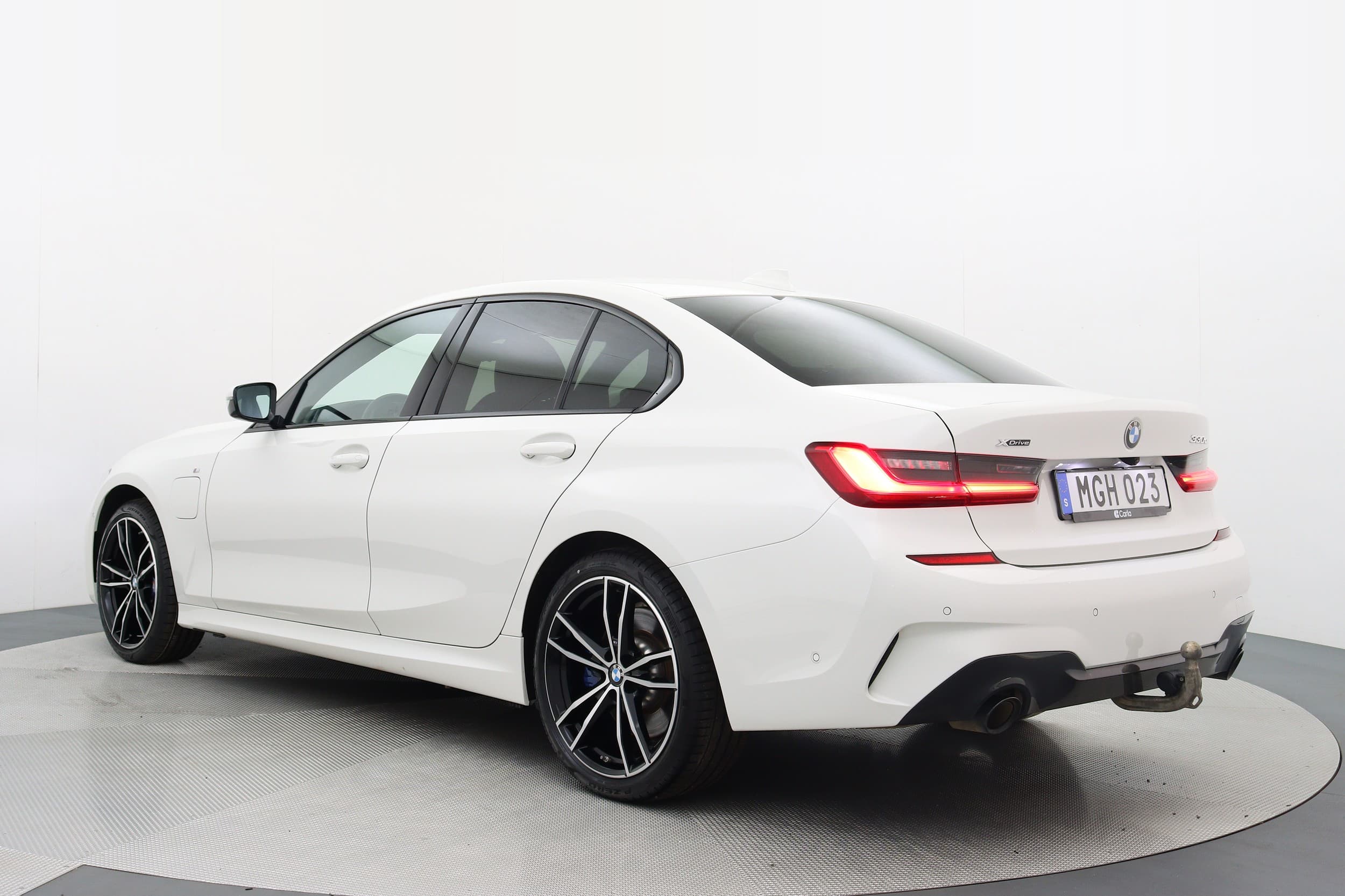 BMW 330e