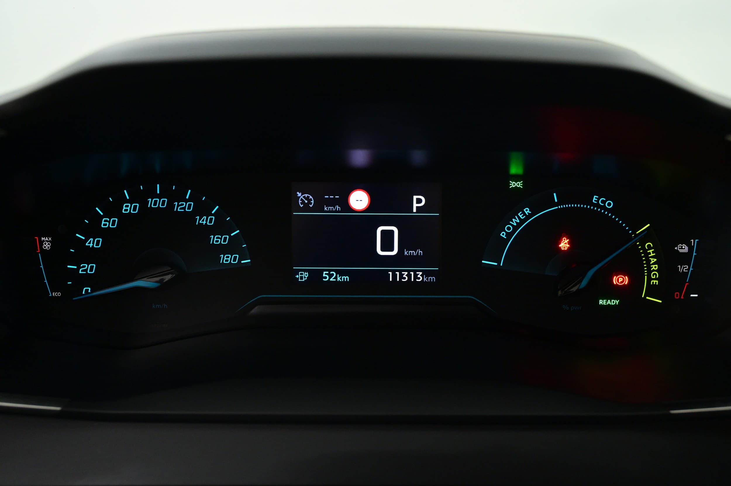 Peugeot e-208
