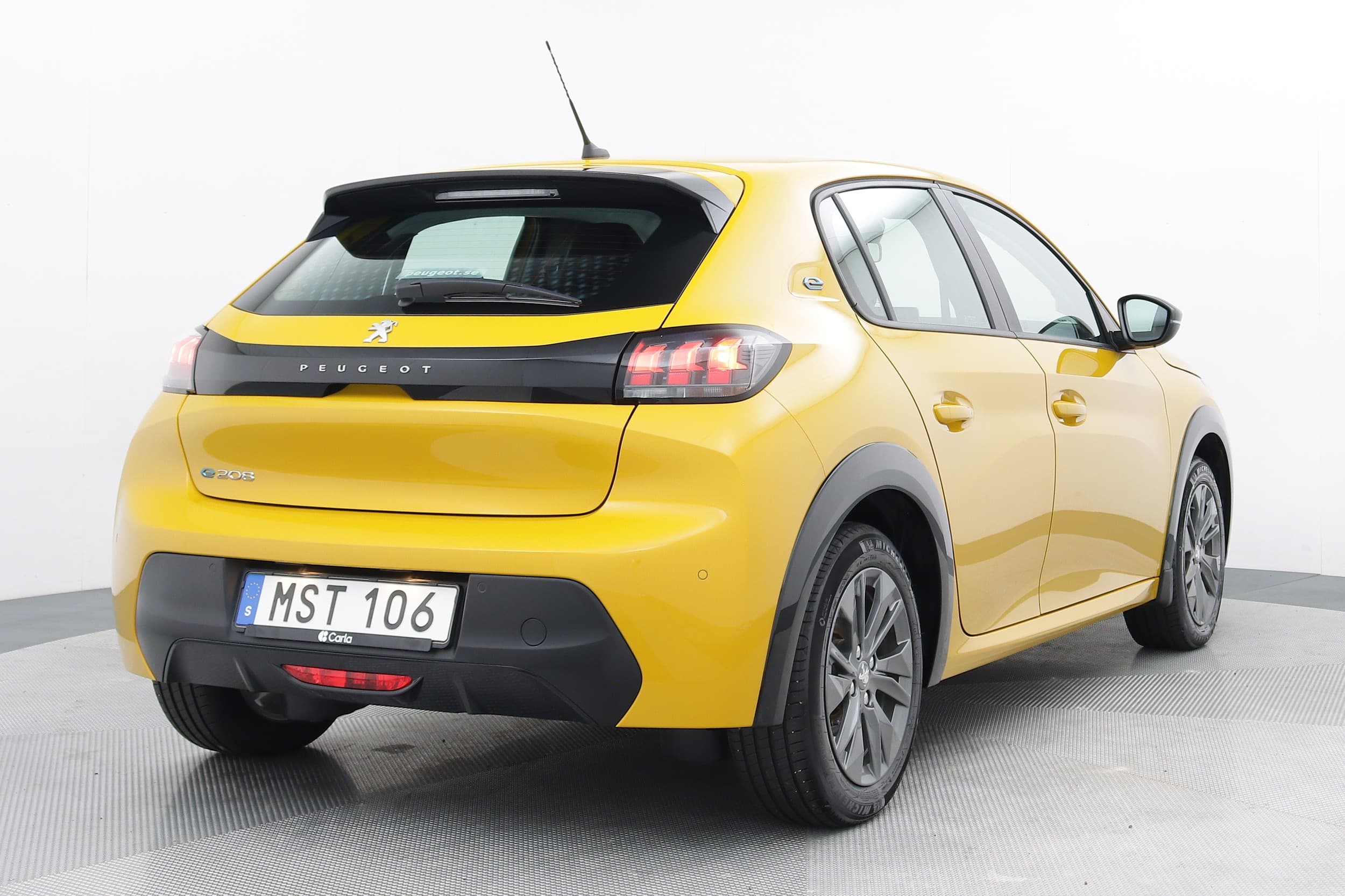 Peugeot e-208