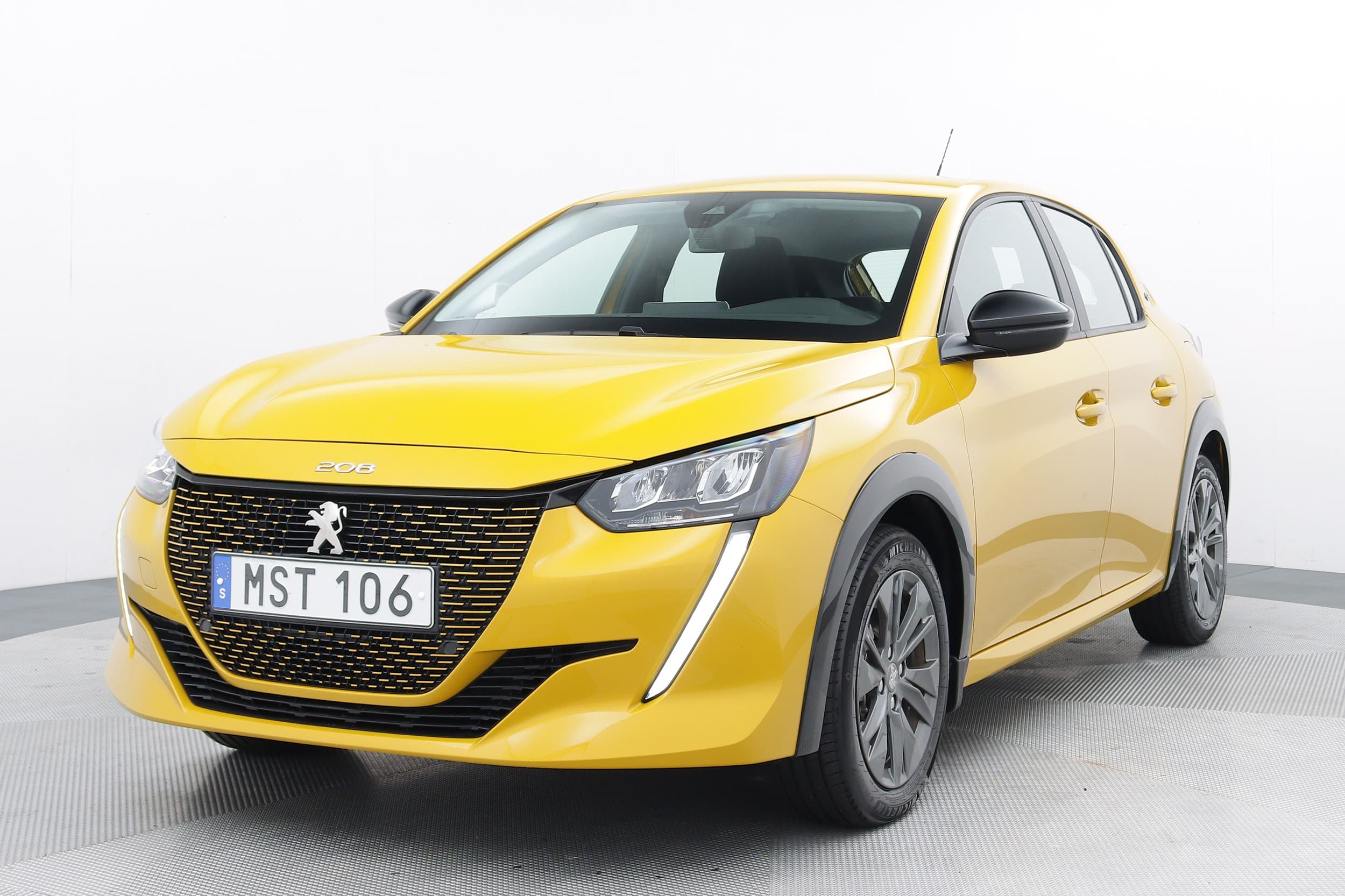 Peugeot e-208