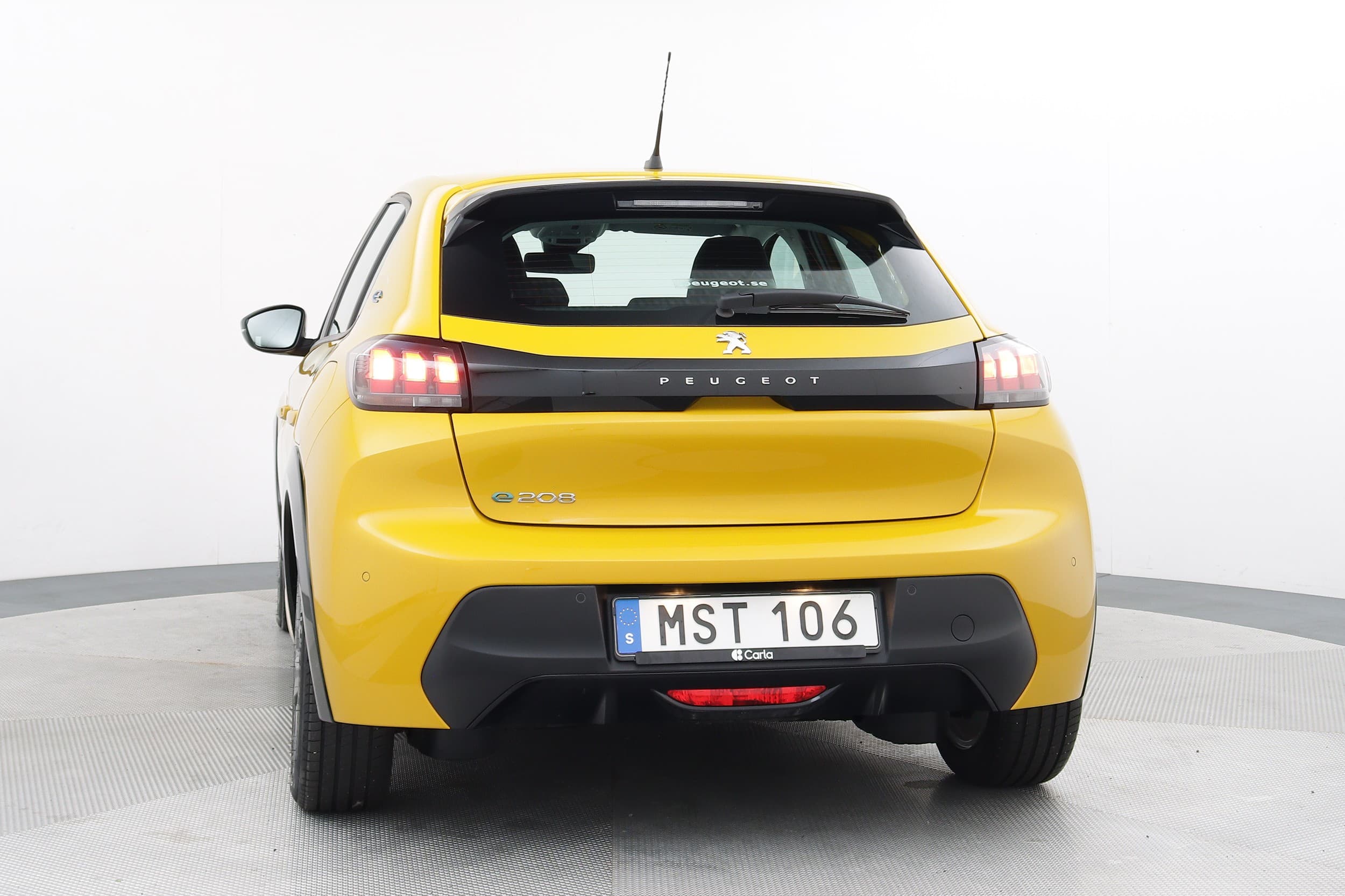 Peugeot e-208