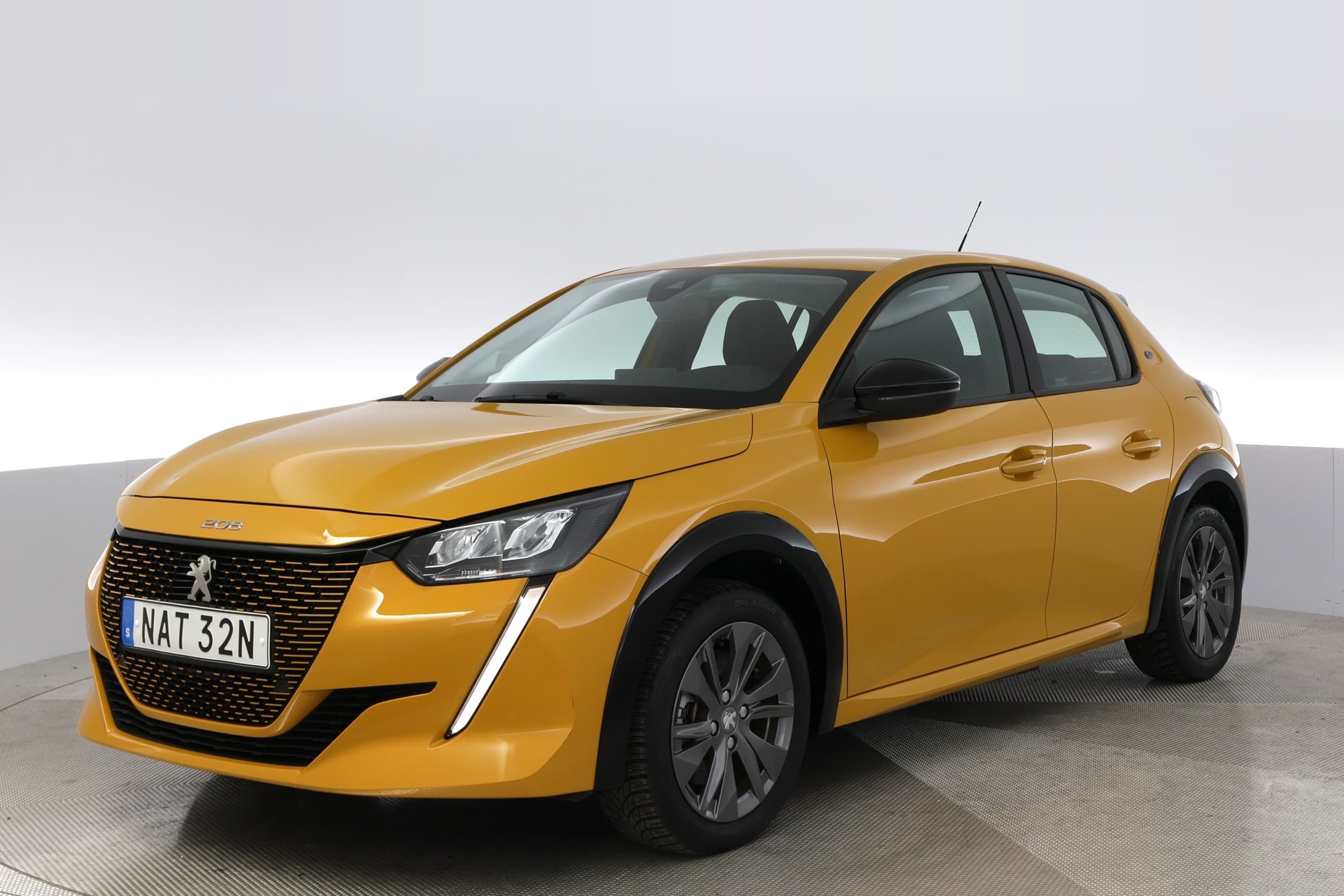 Peugeot e-208