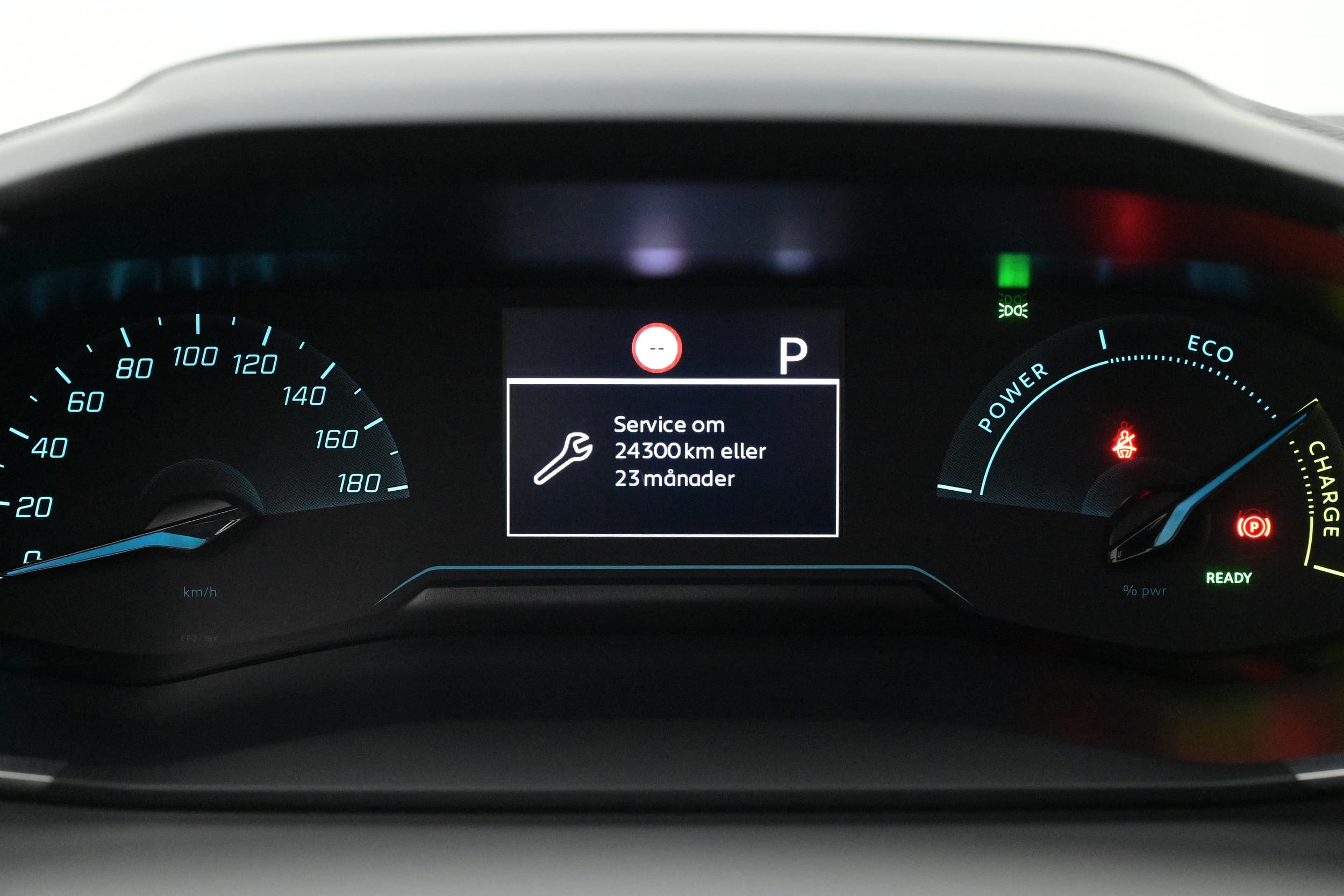 Peugeot e-2008
