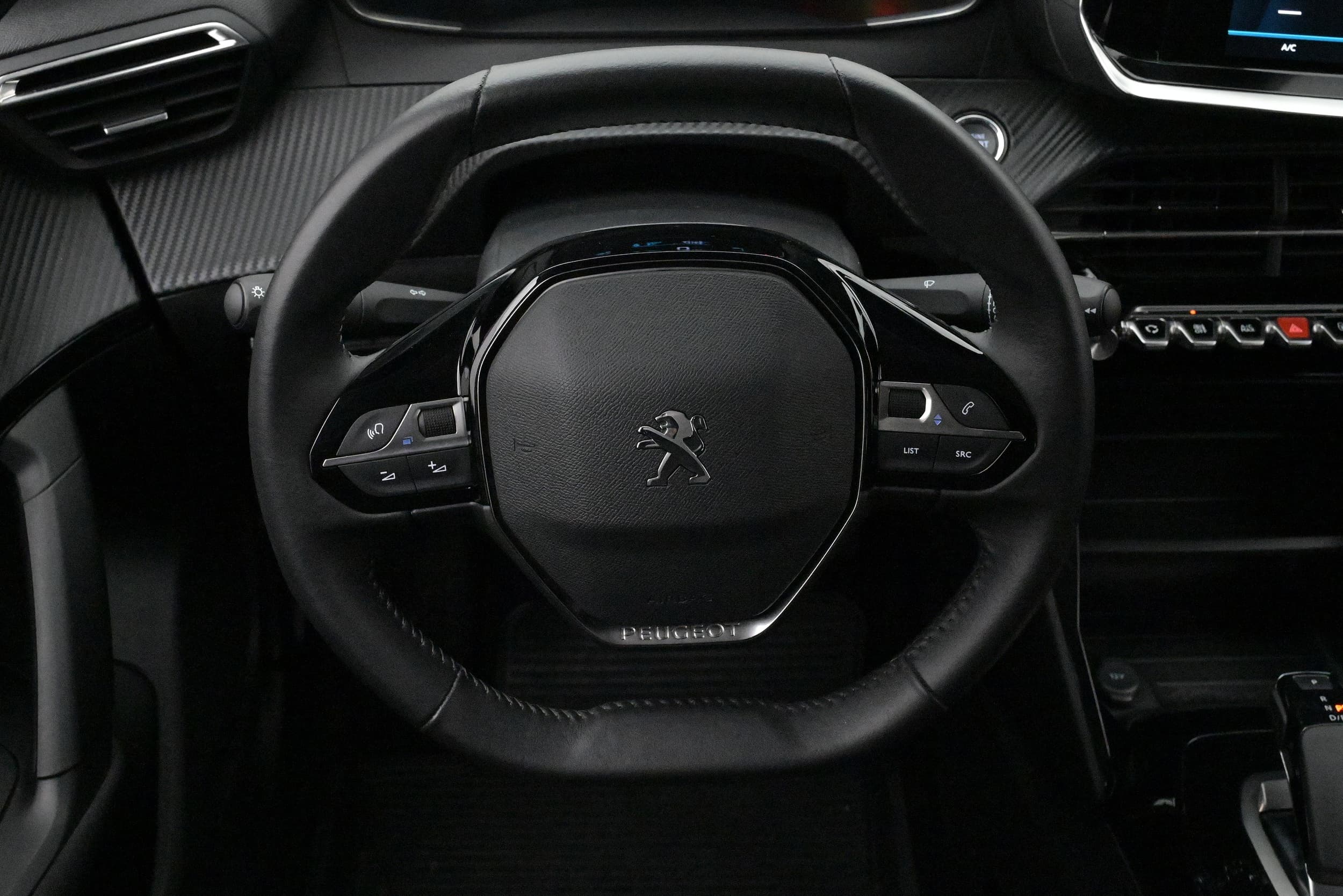 Peugeot e-2008