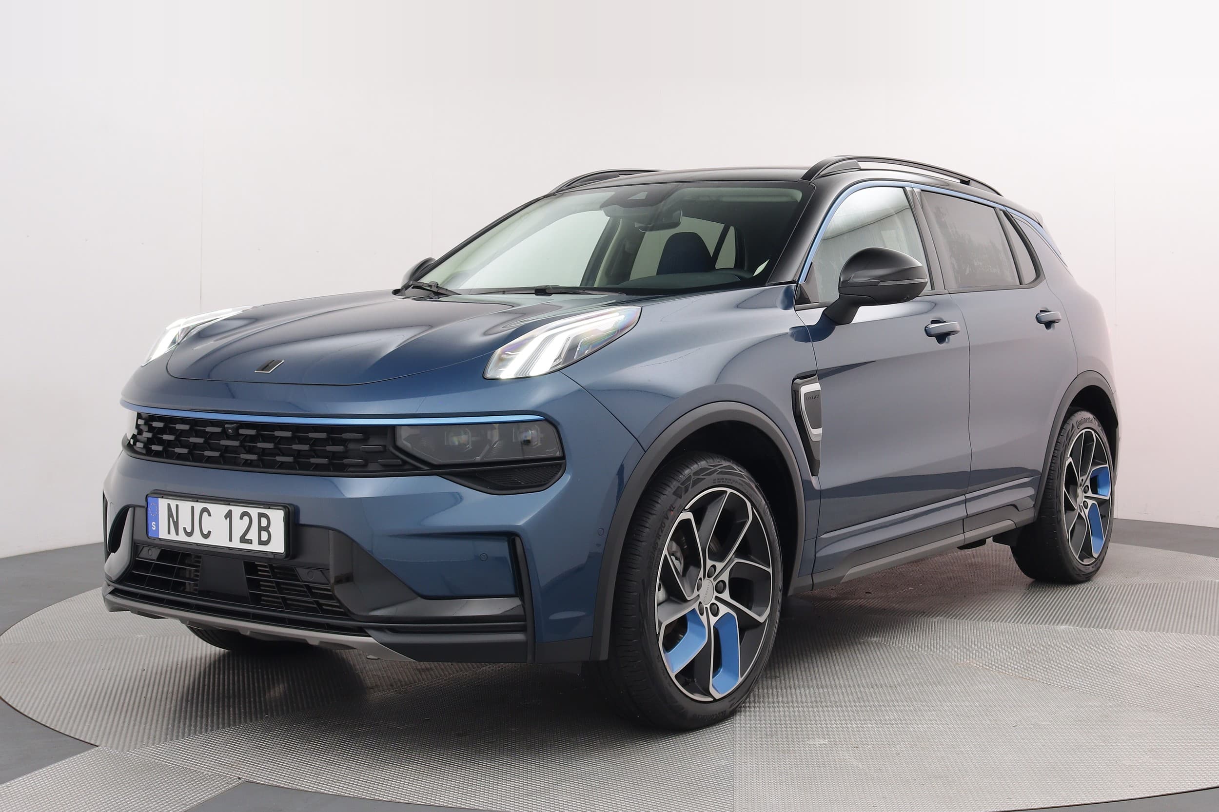 Lynk & Co 01