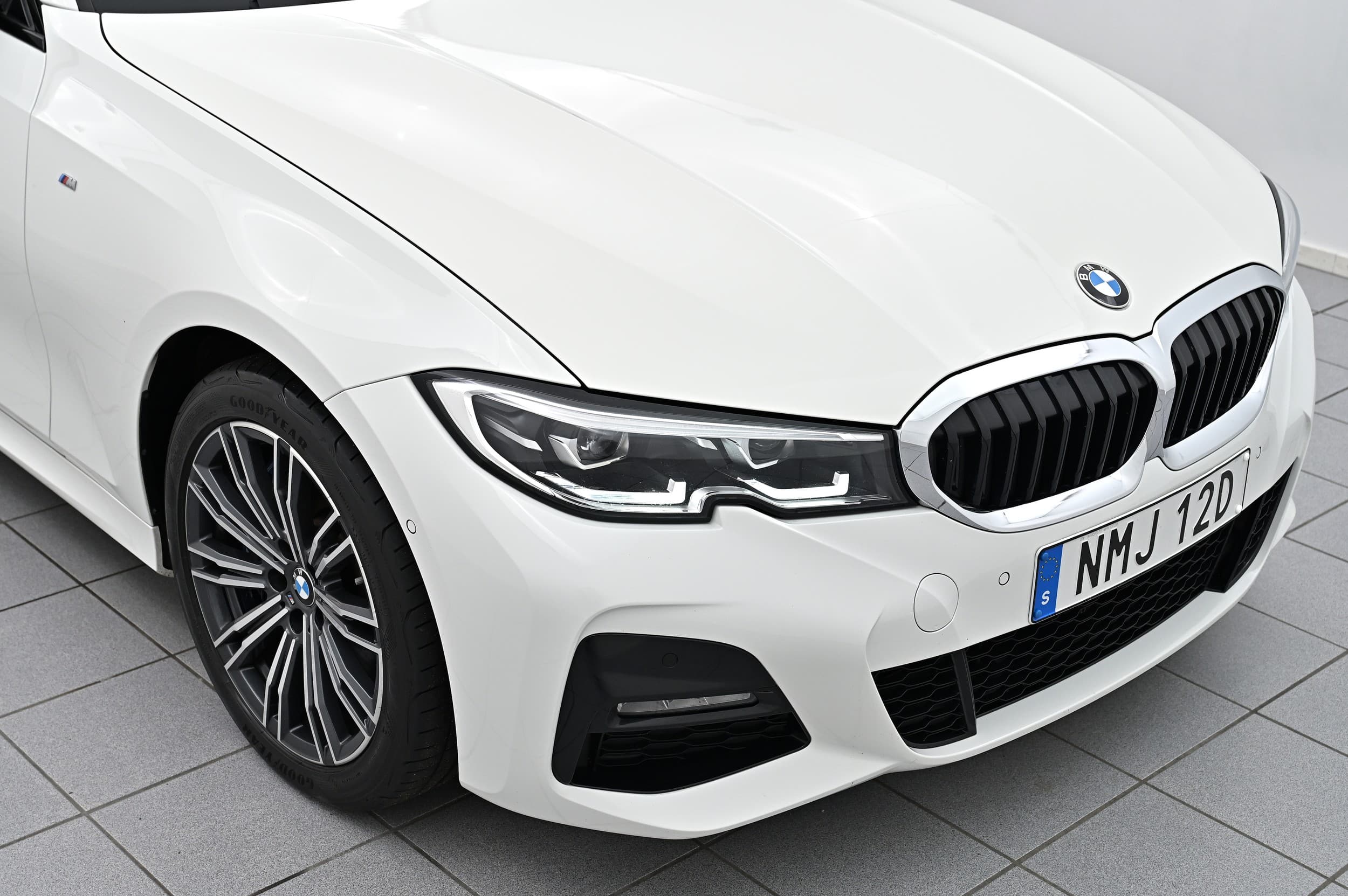 BMW 330e