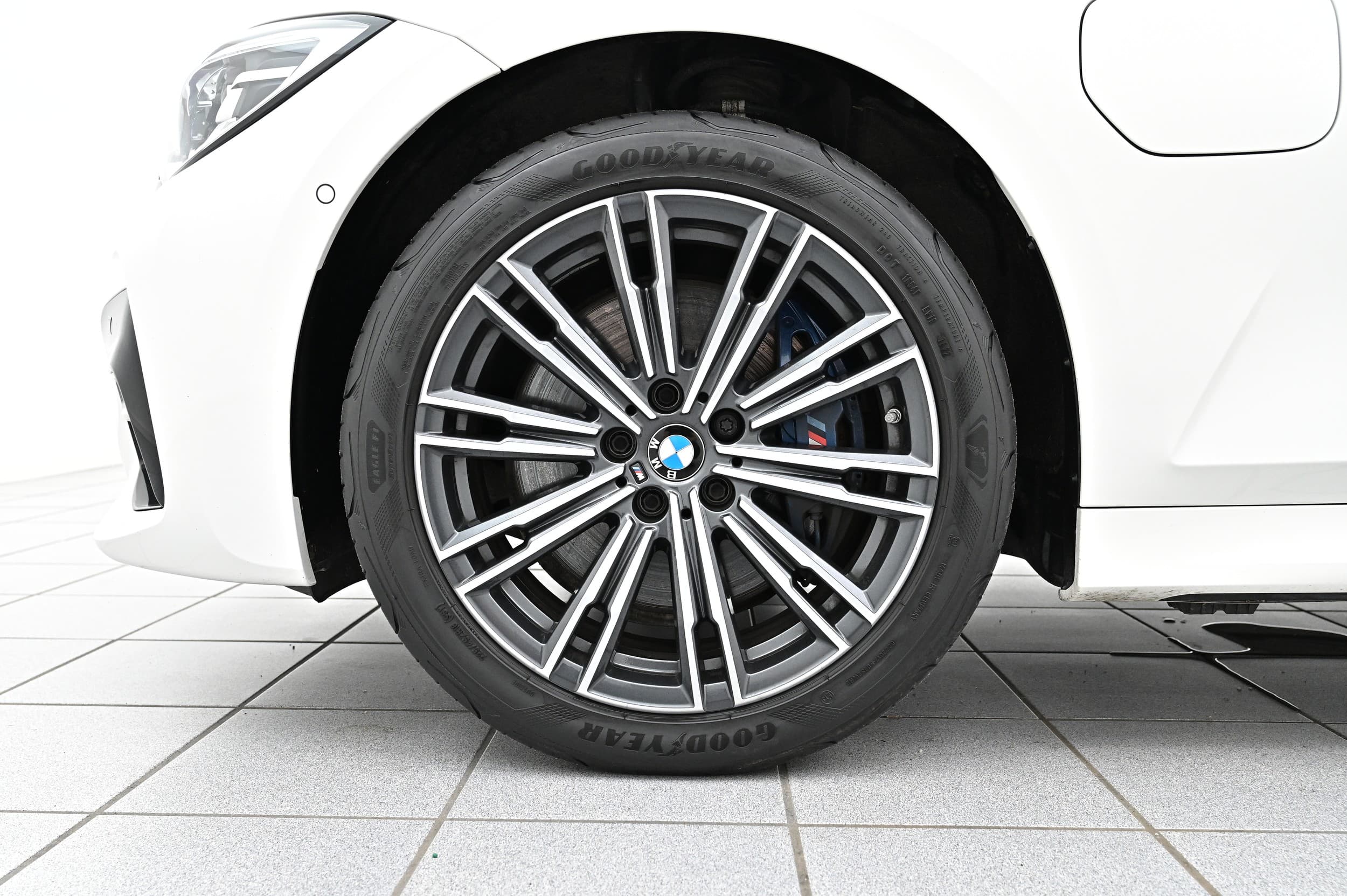 BMW 330e