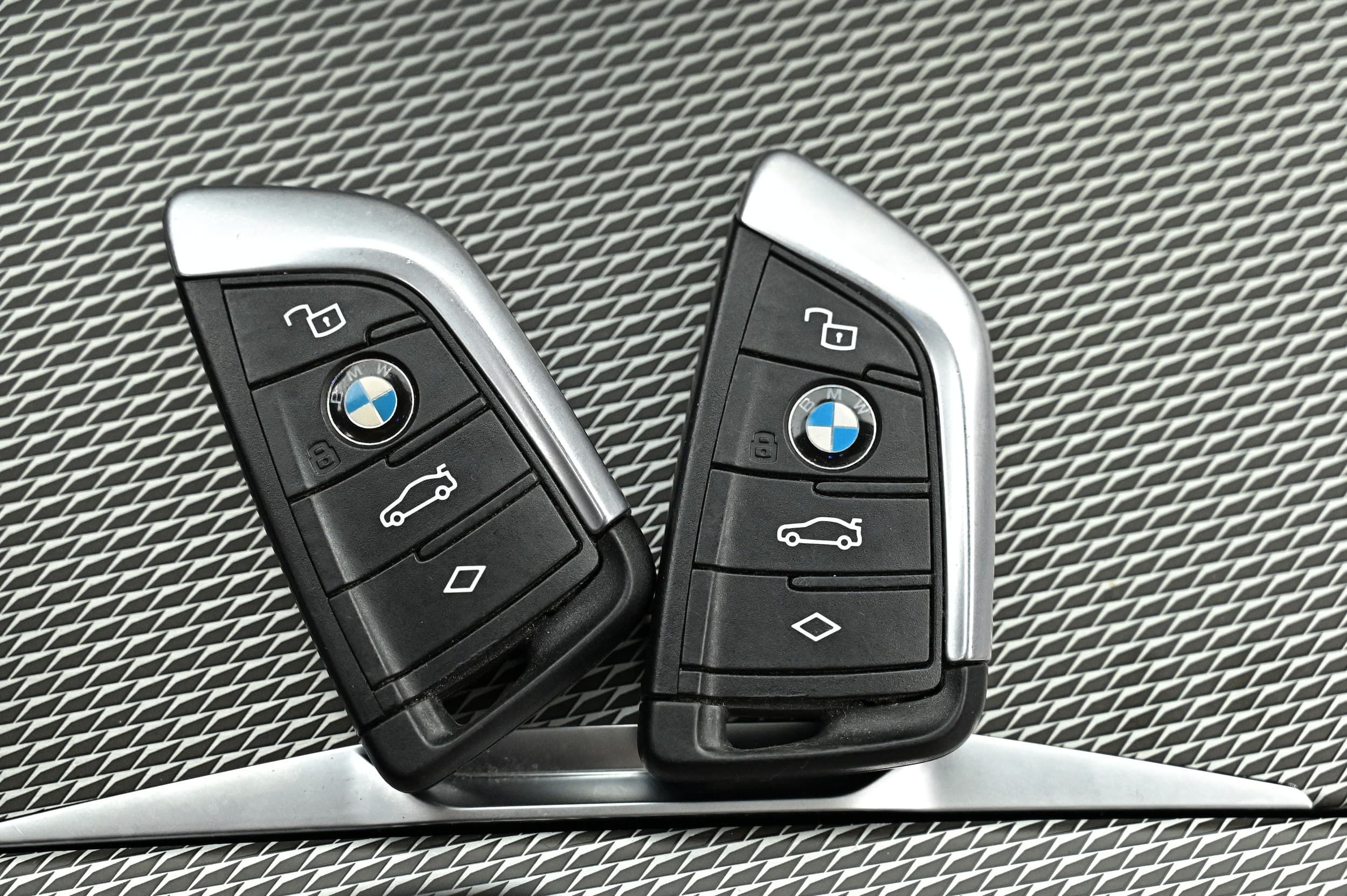 BMW 330e