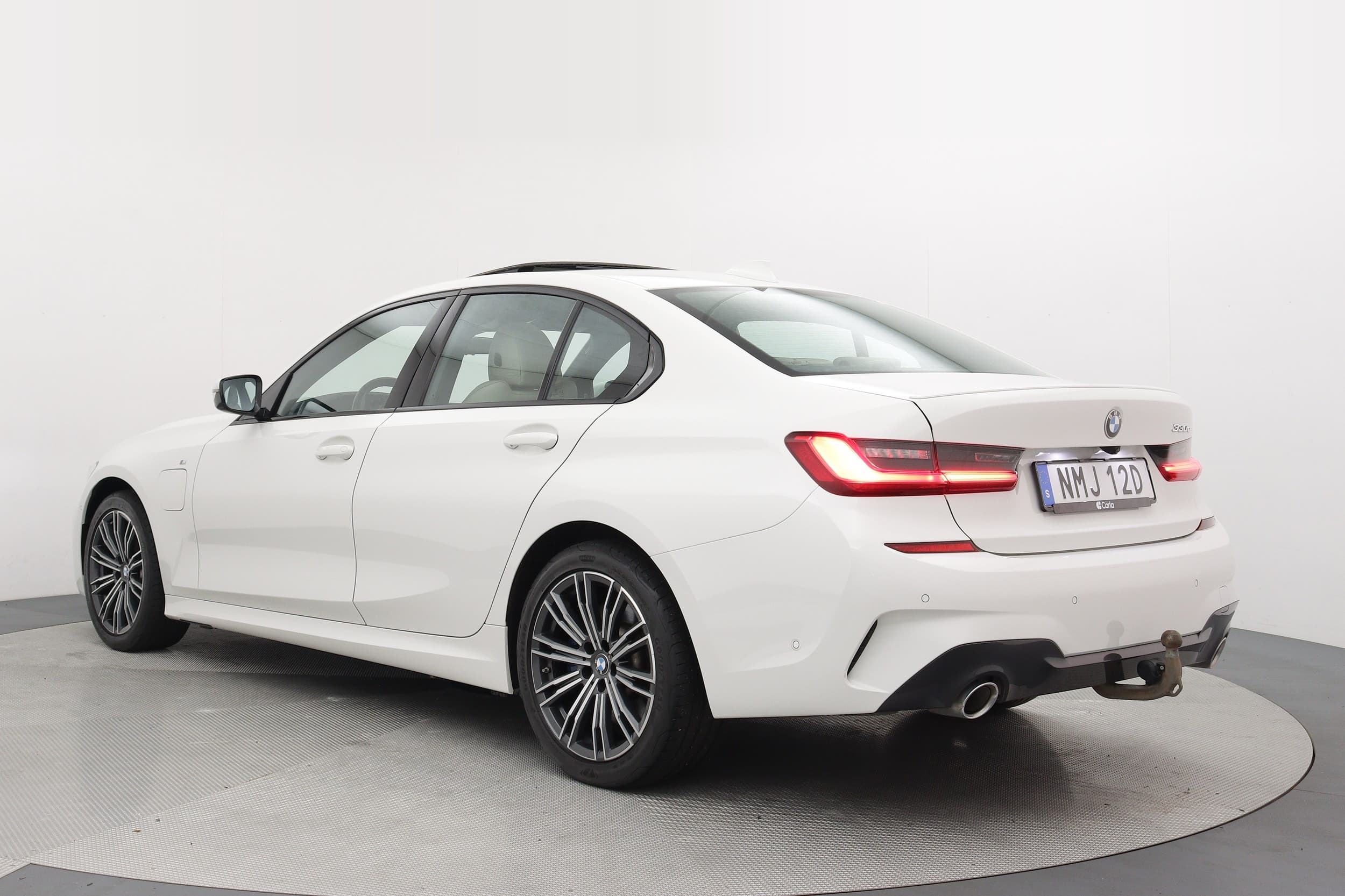 BMW 330e
