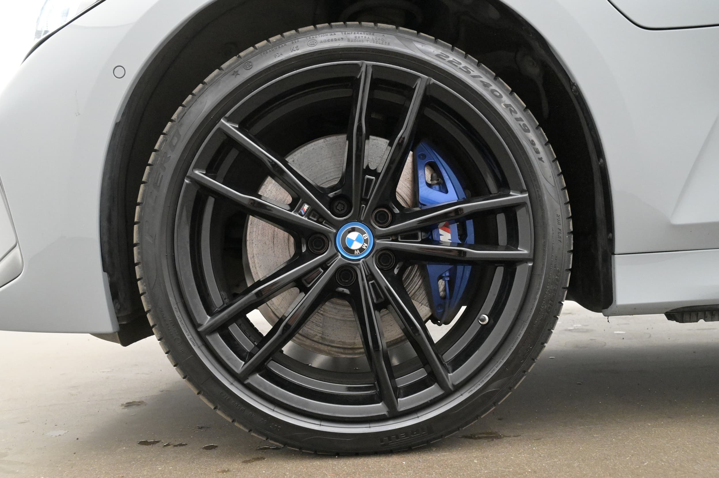 BMW 330e