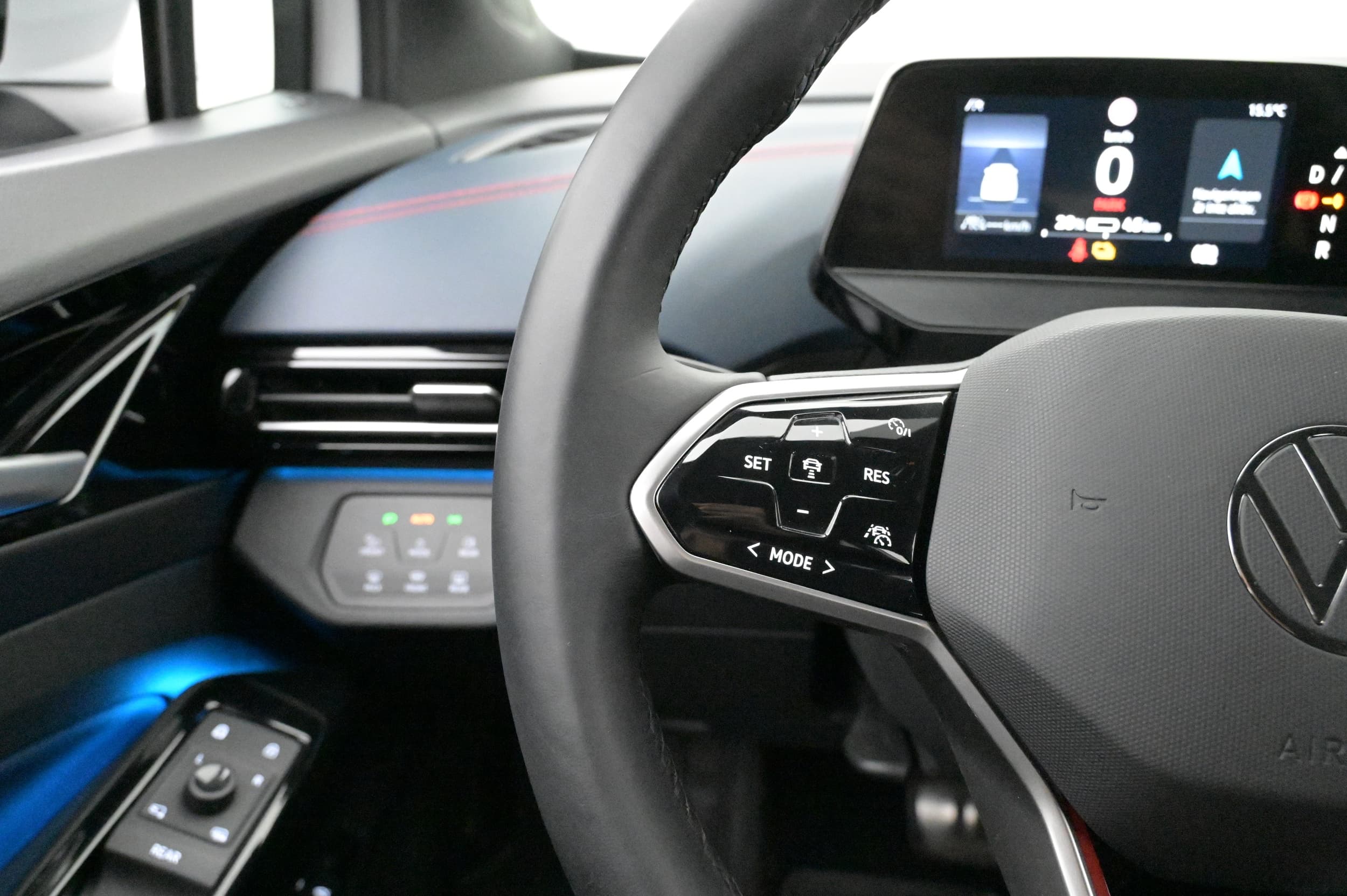 Multifunktionsratt med adaptiv farthållare