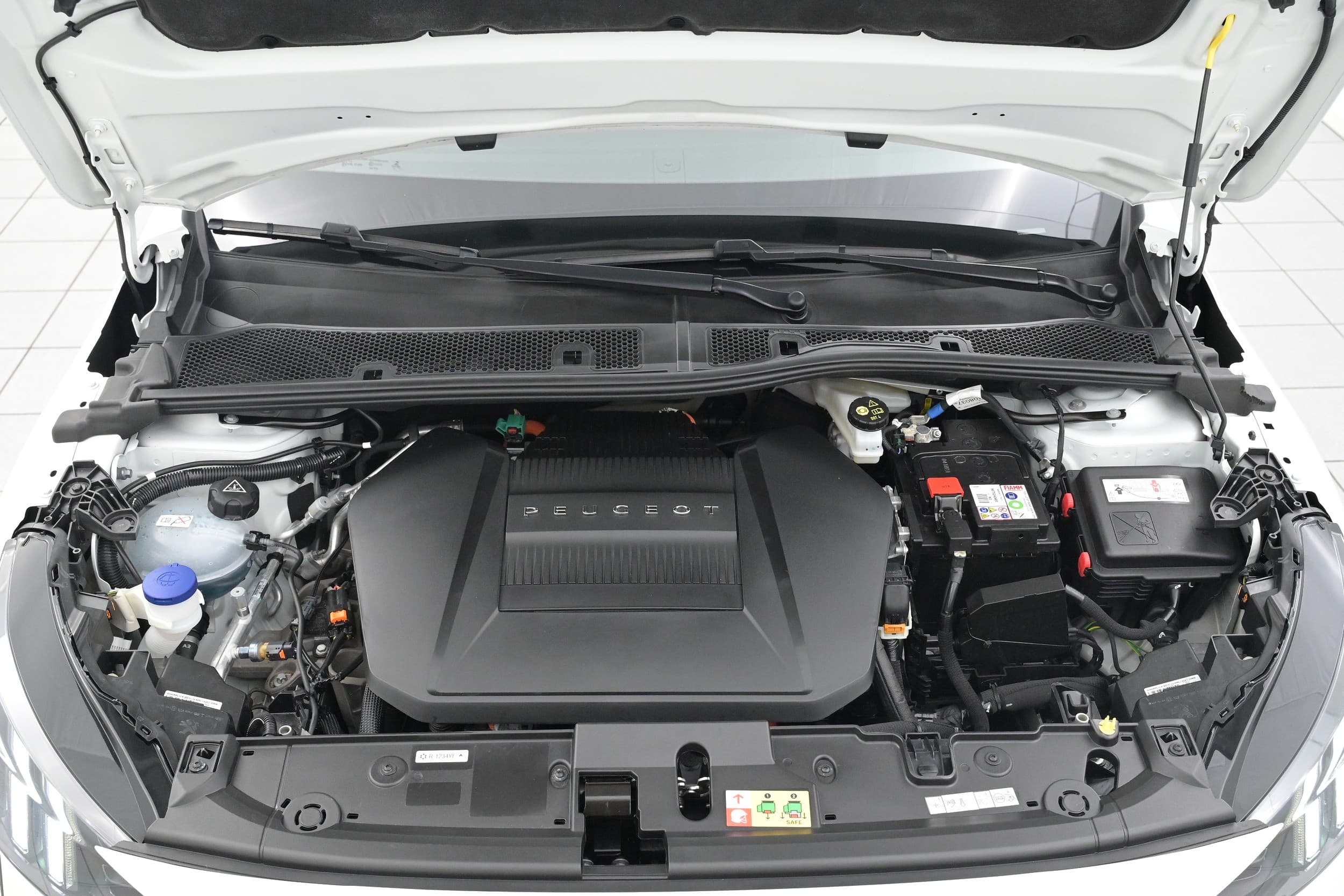 Peugeot e-208