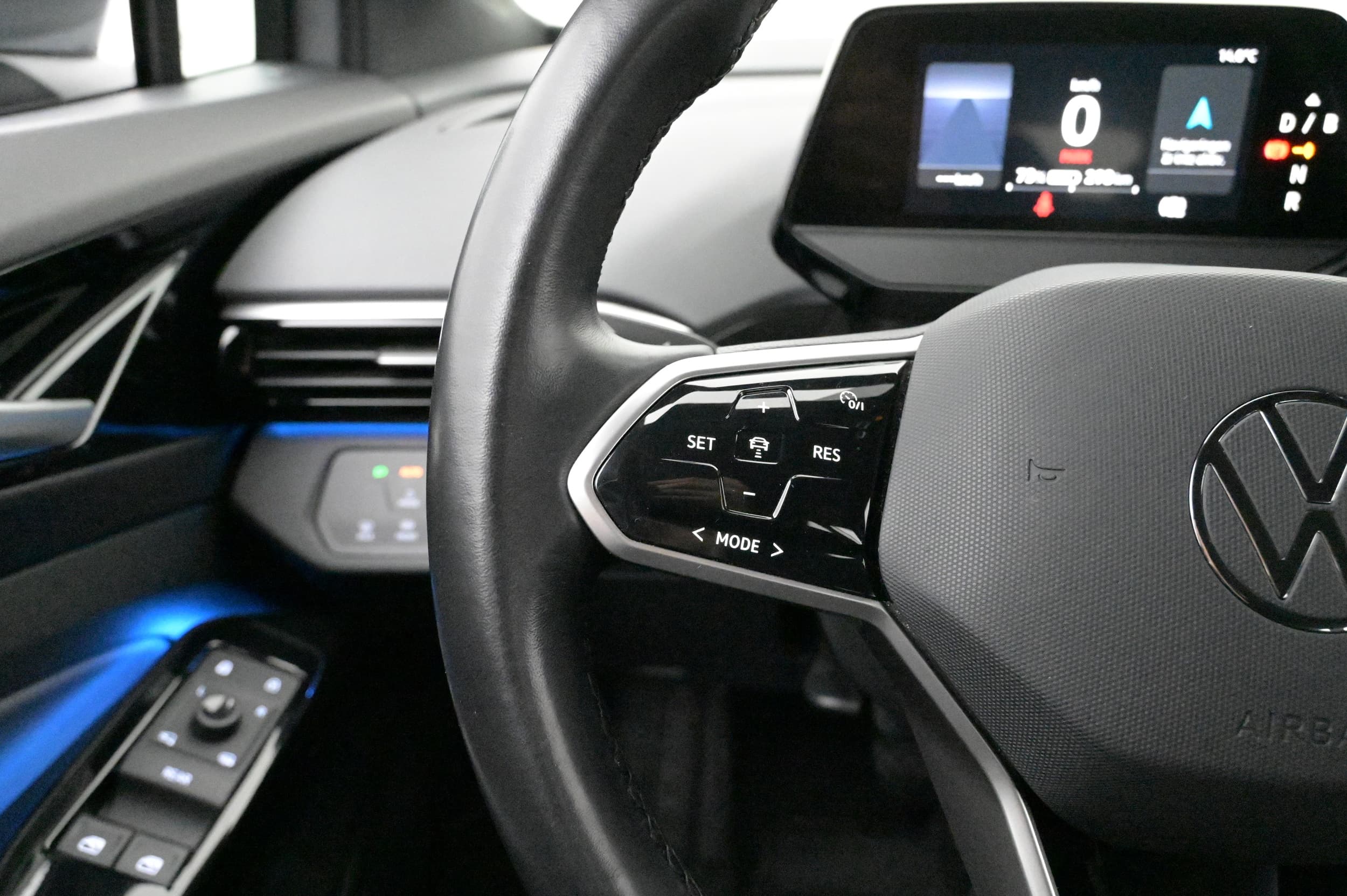 Multifunktionsratt med adaptiv farthållare