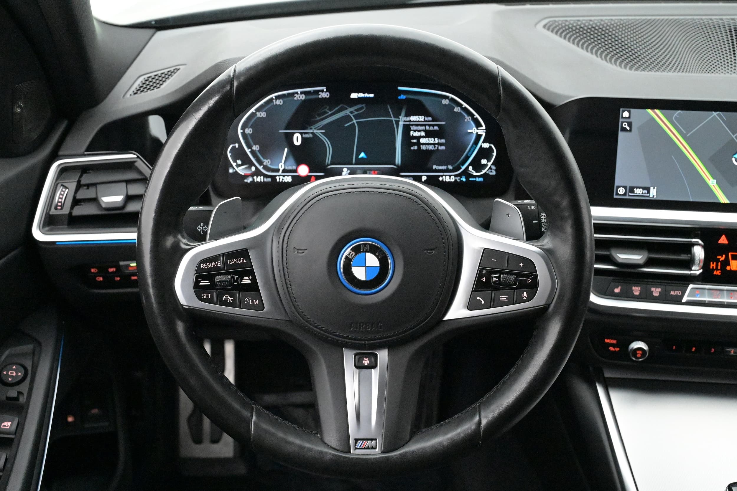 BMW 330e