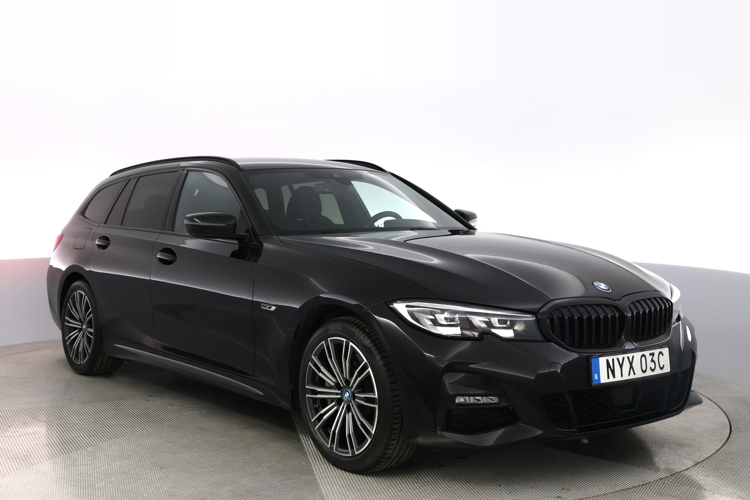 BMW 330e