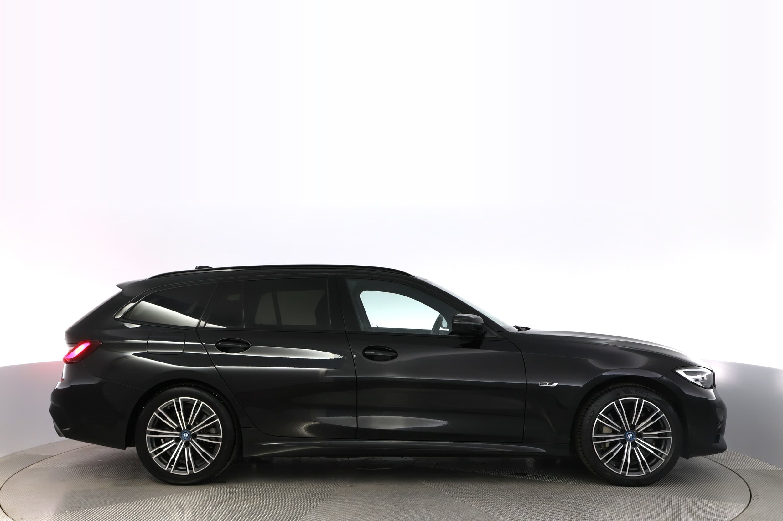 BMW 330e