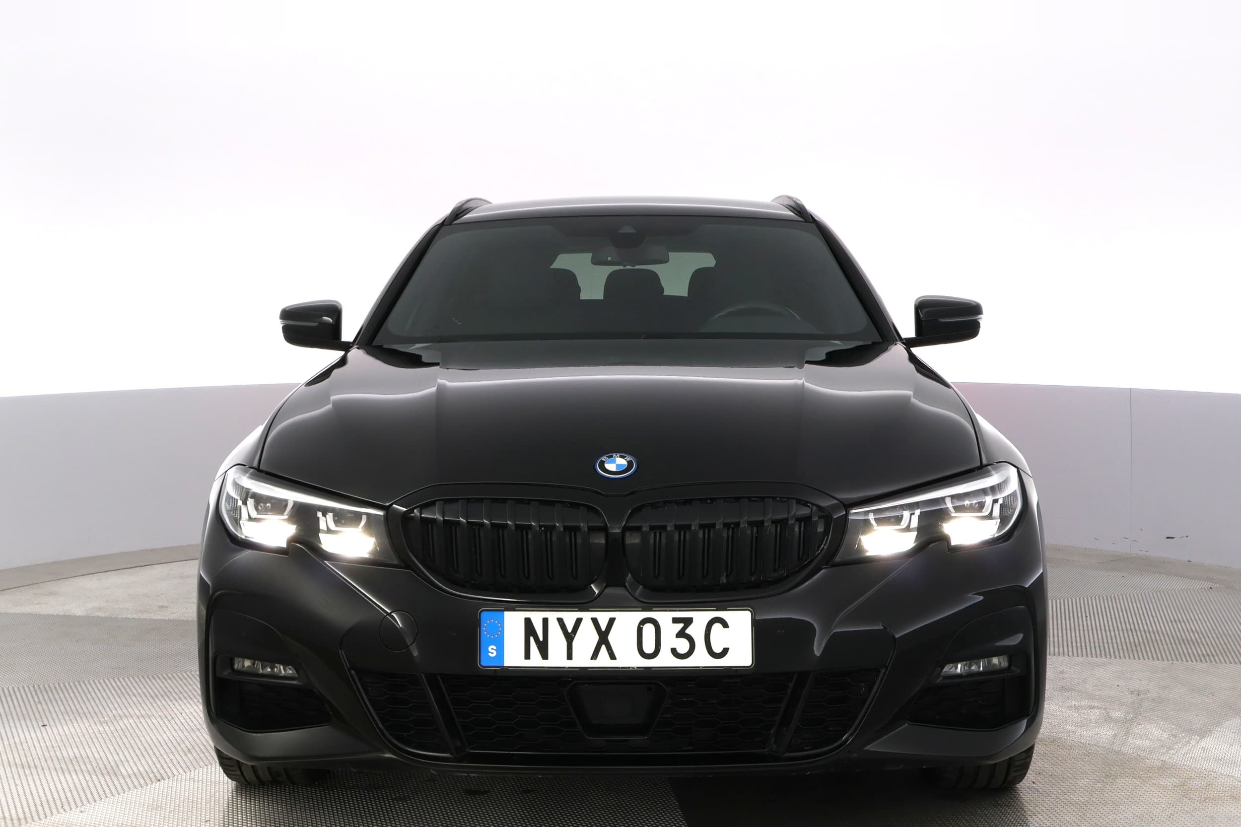 BMW 330e