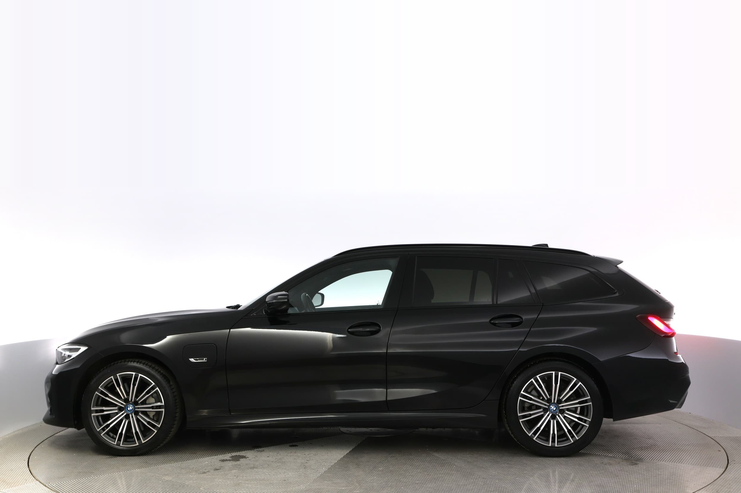BMW 330e