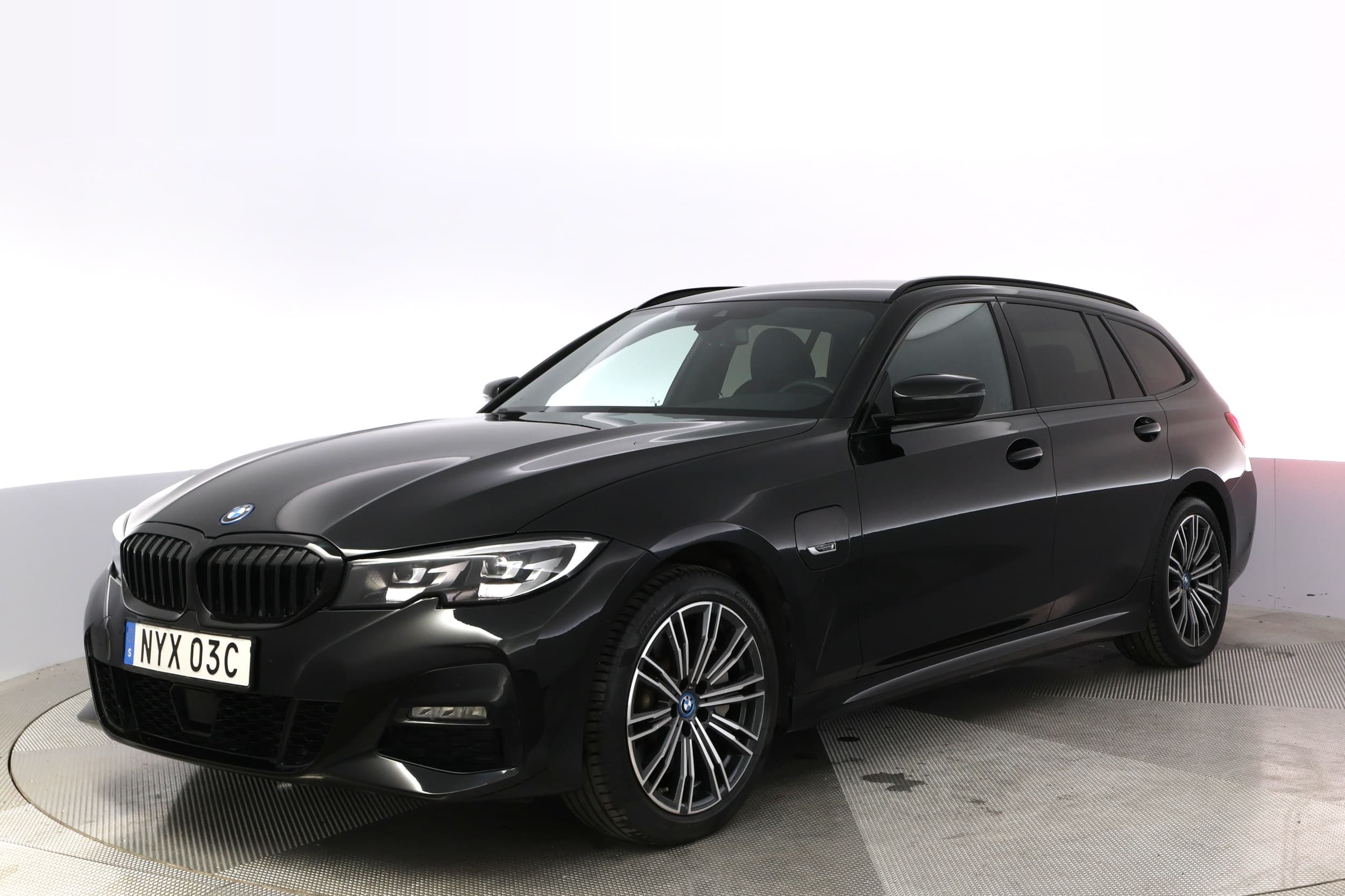BMW 330e