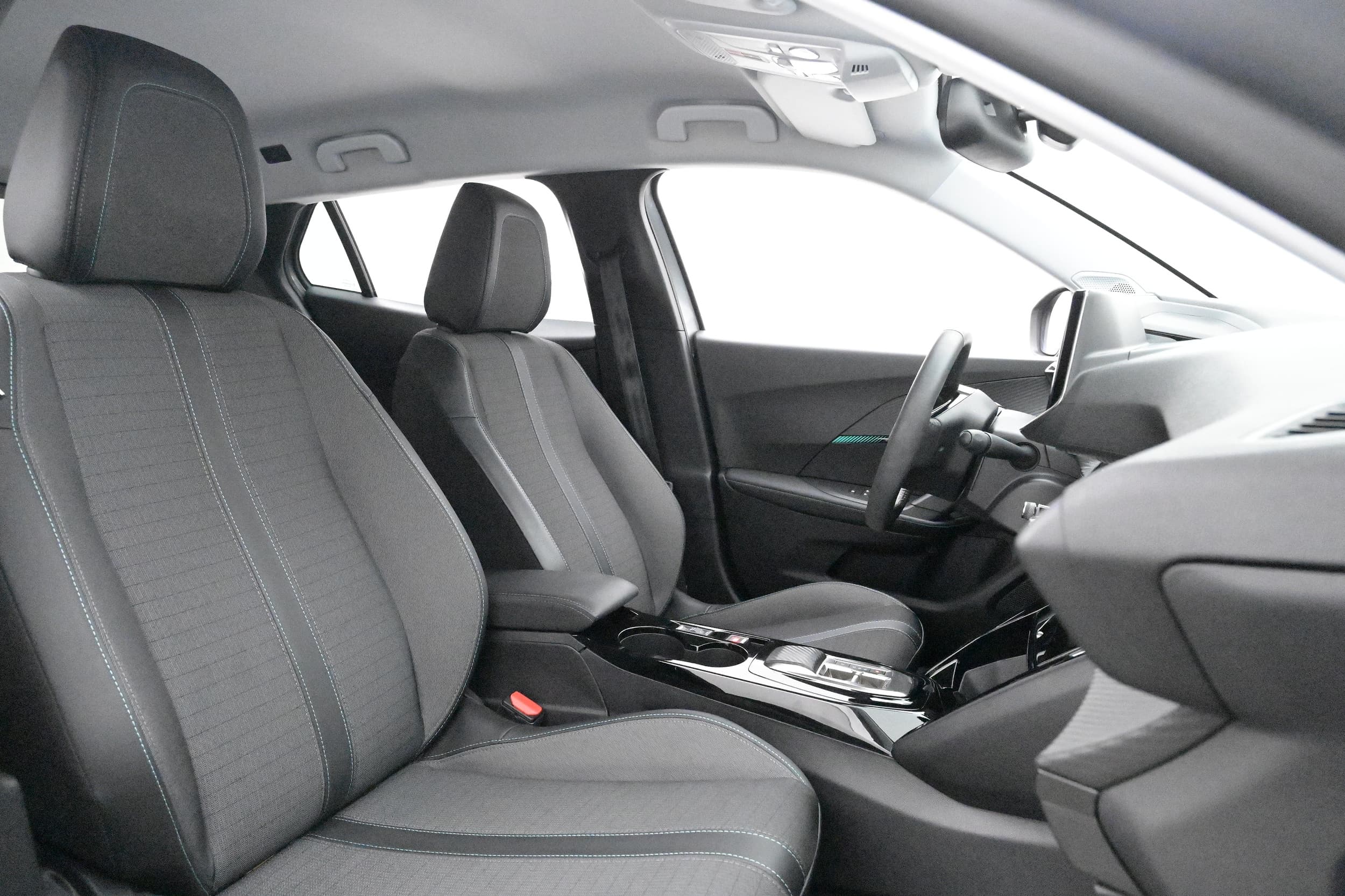 Peugeot e-2008