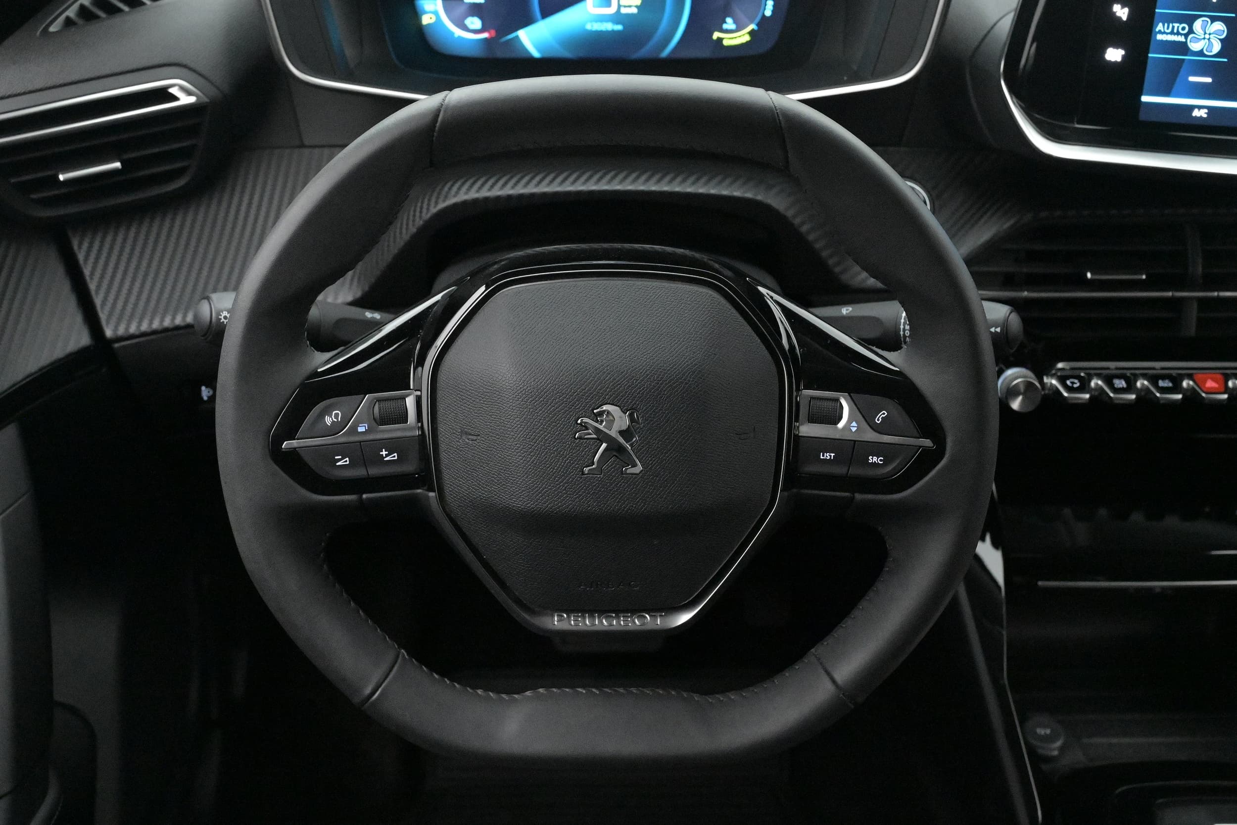 Peugeot e-2008